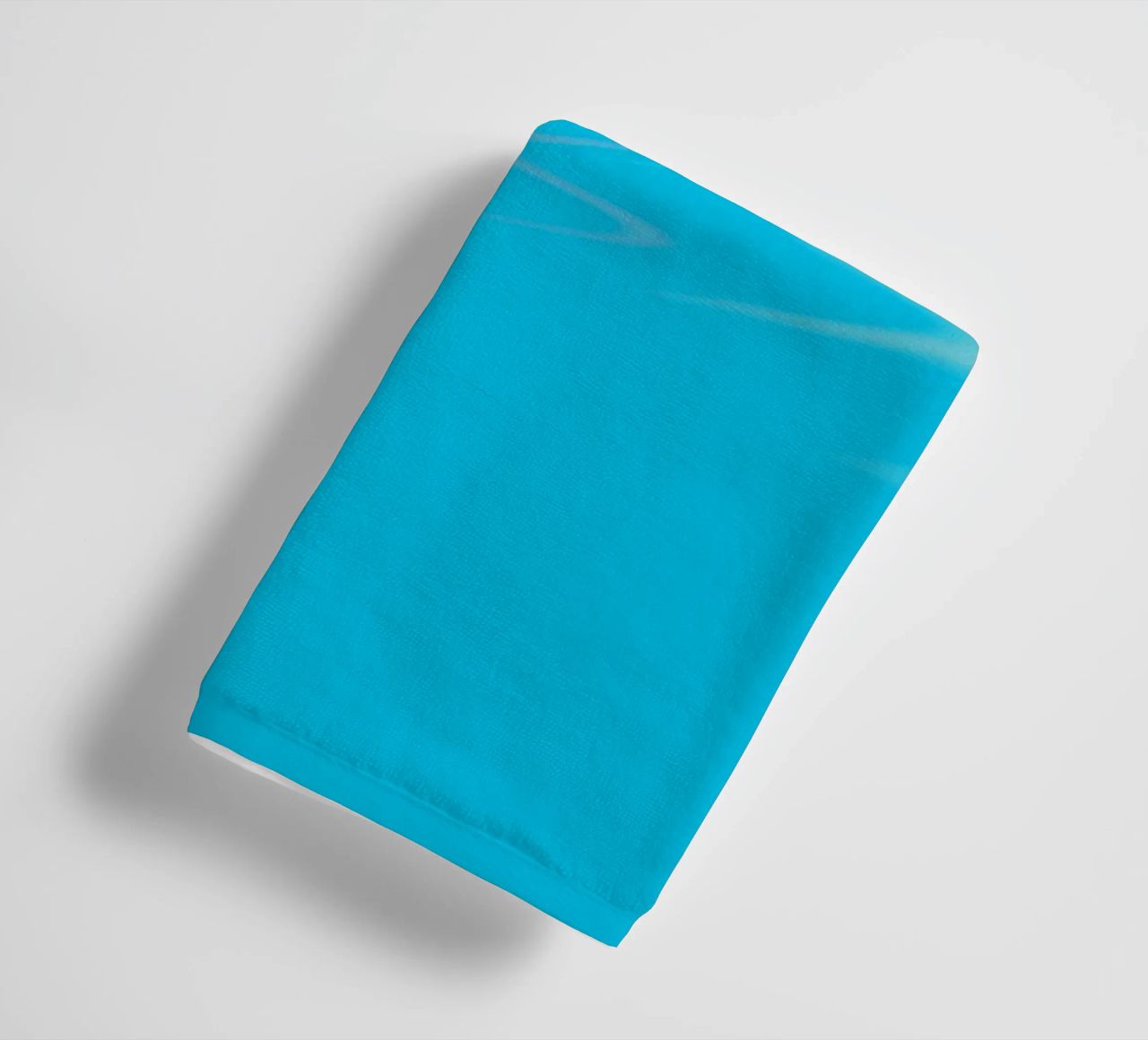 Abstract dynamisch zigzagpatroon in blauw, wit, roze badhanddoek van Something for you