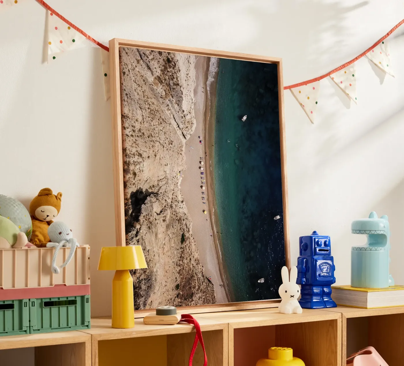 Cliffhanger canvas by Framative