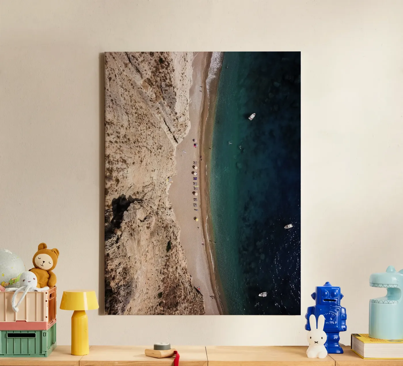 Cliffhanger canvas by Framative