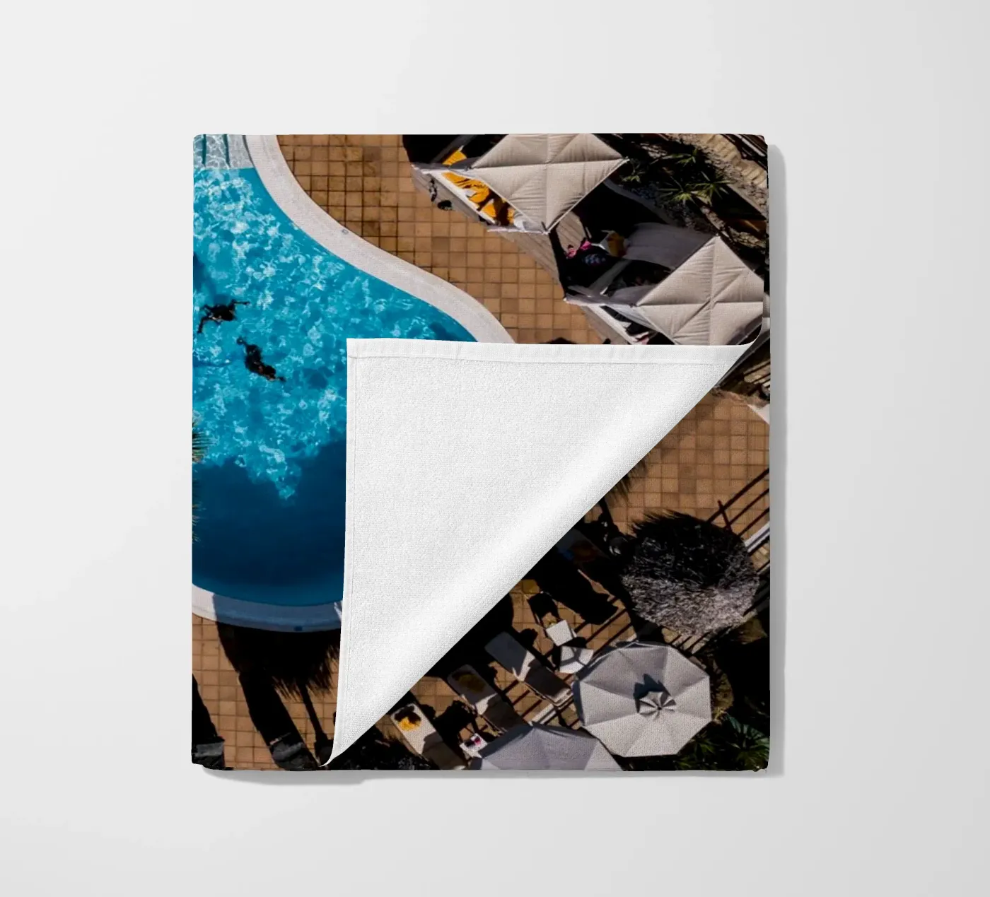 Pool Punsch beach towel by Framative