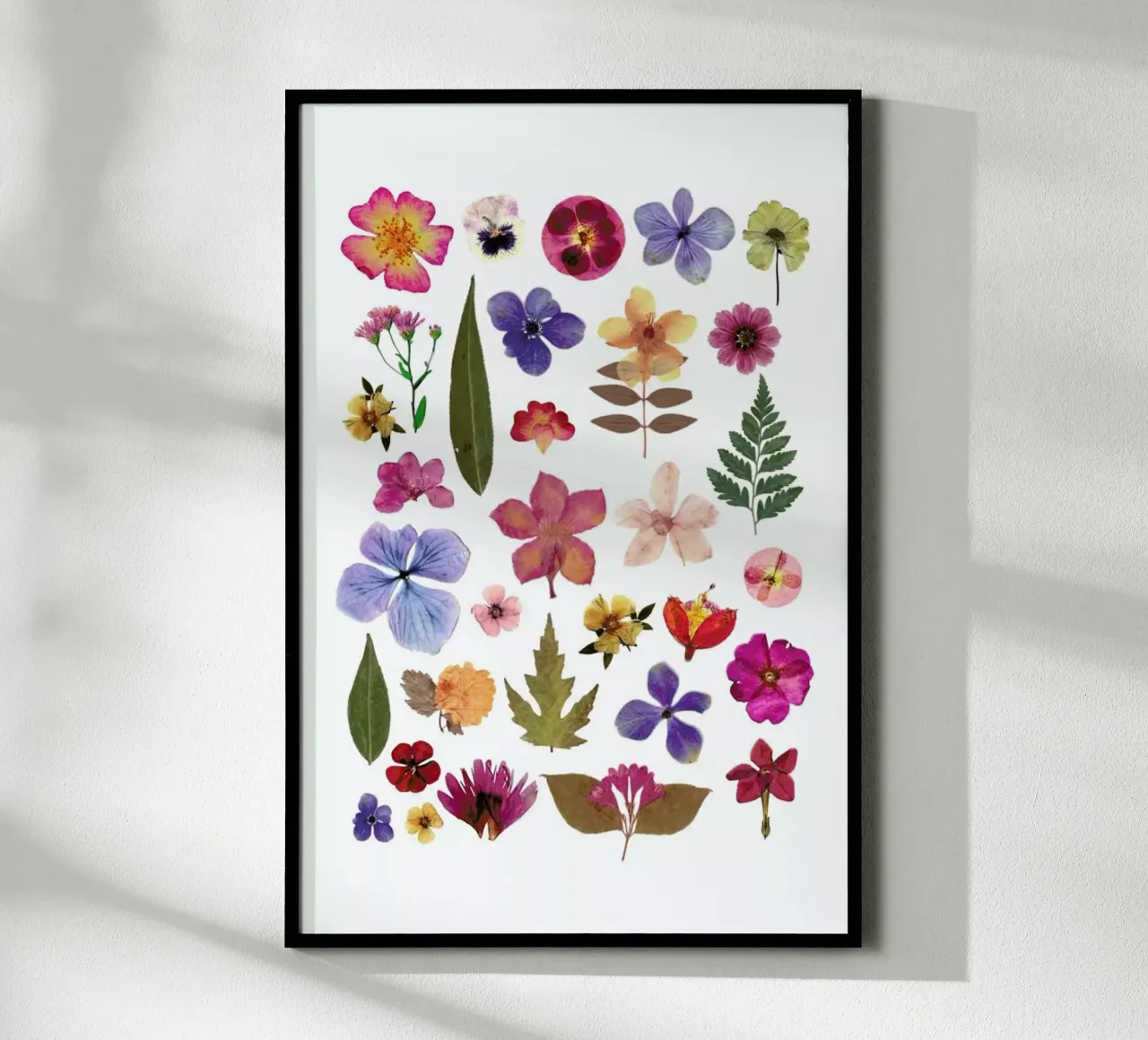 Pressed Flowers 01 poster con telaio in alluminio da Miles of Light