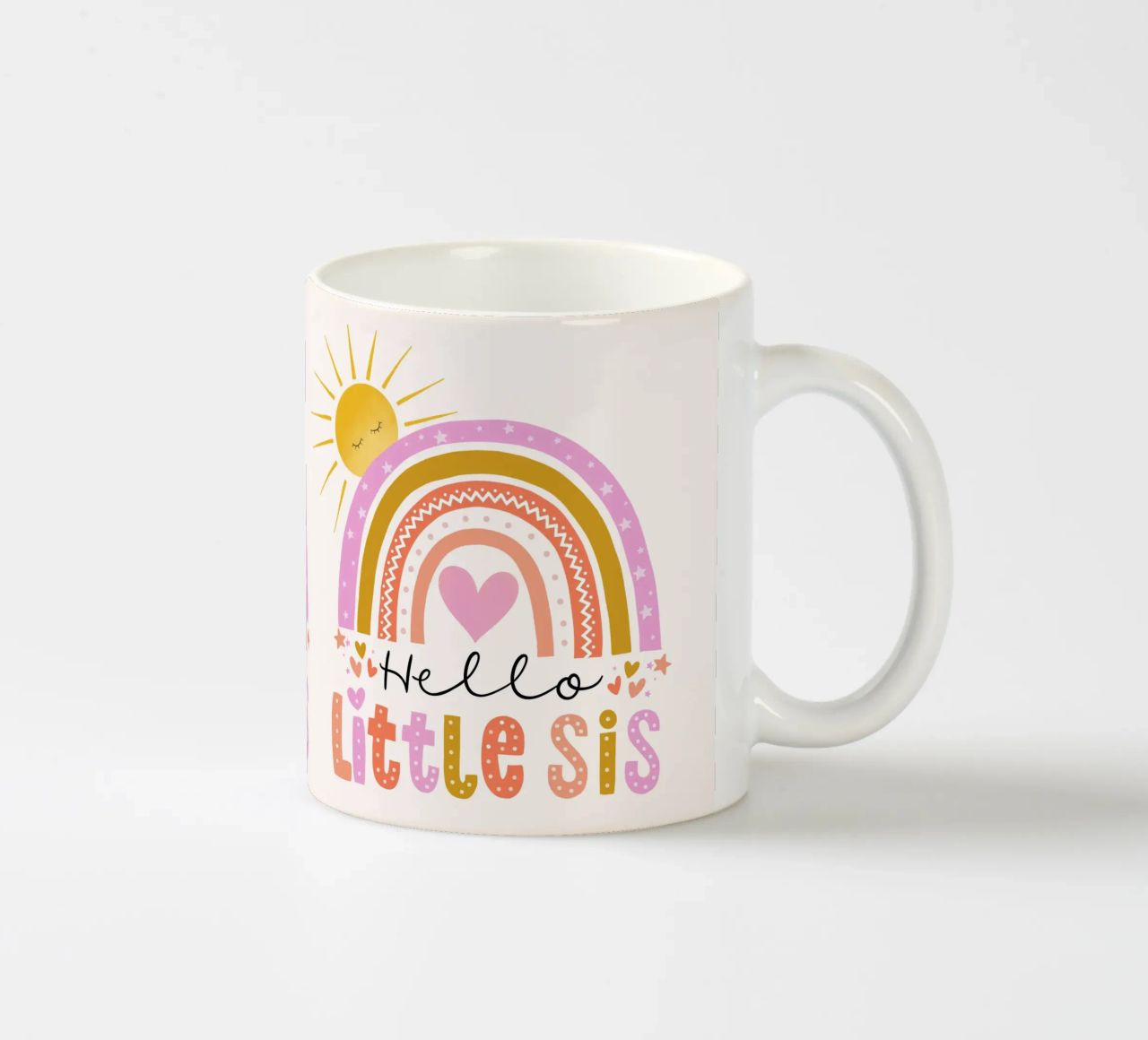 Ciao sorellina. Arcobaleno, sole e cuore tazza in ceramica da CalliLetters