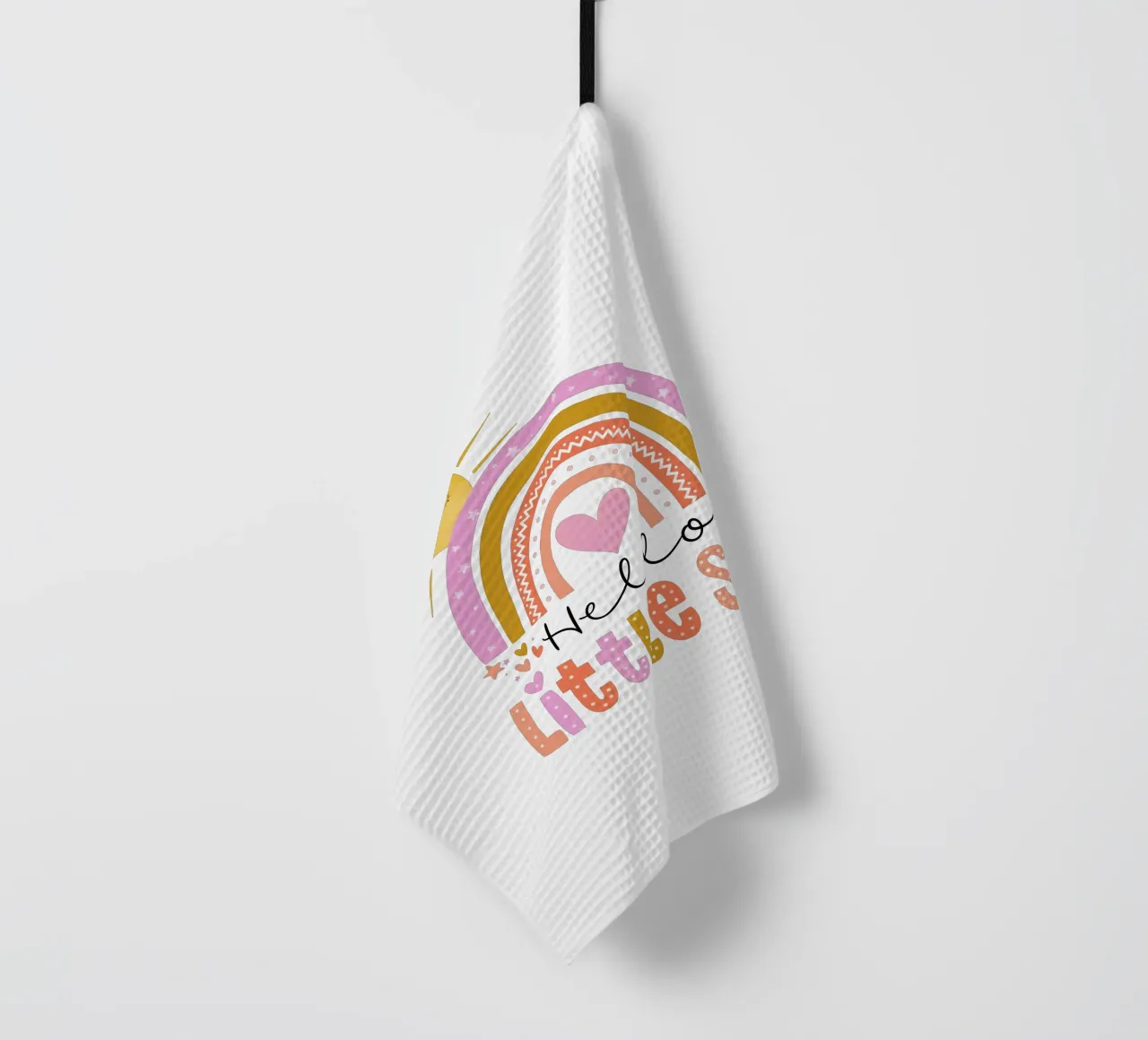 Hallo kleine Schwester. Regenbogen, Sonne und Herz Geschirrtuch von CalliLetters