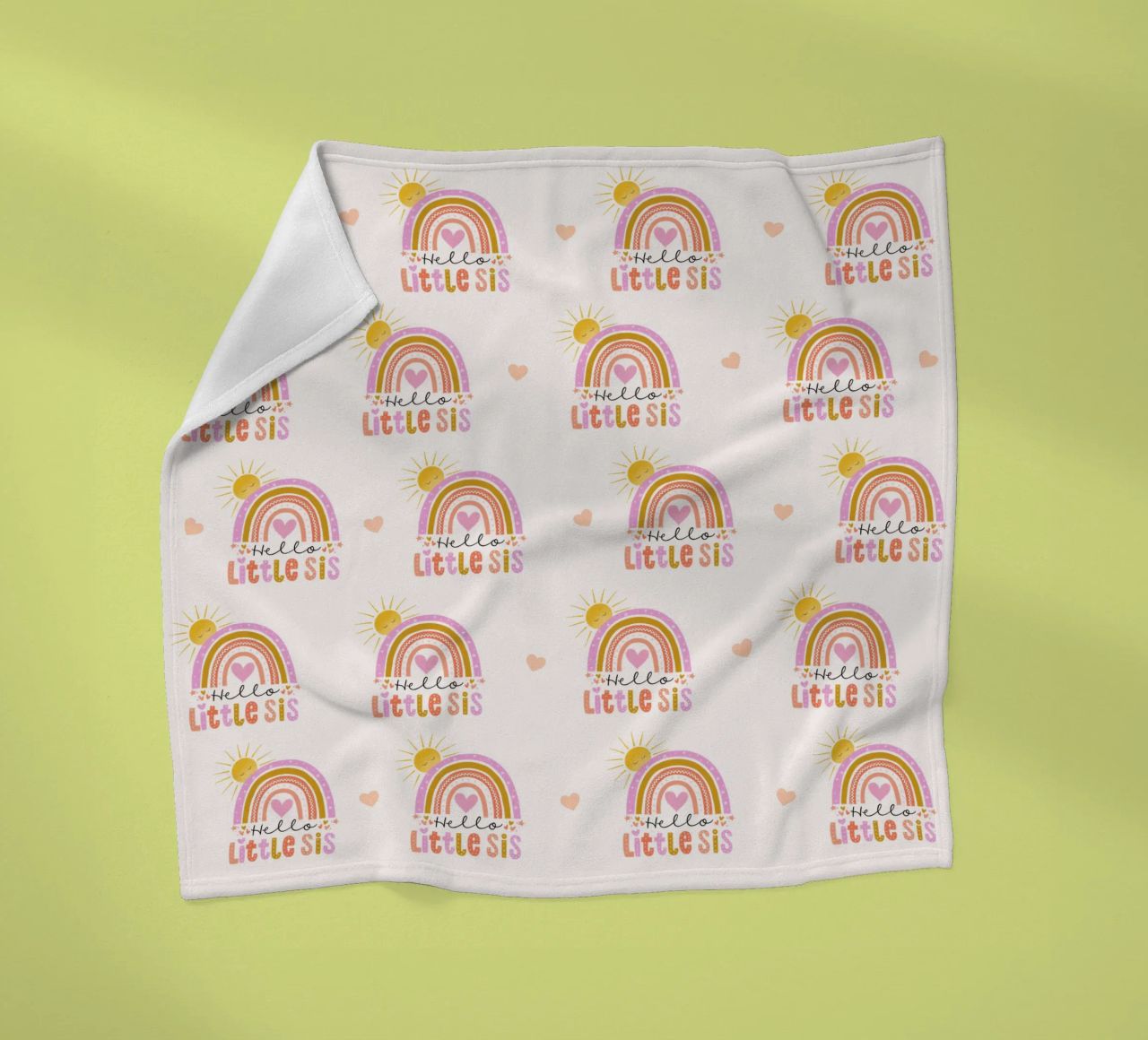 Ciao sorellina. Arcobaleno, sole e cuore coperta in pile da CalliLetters