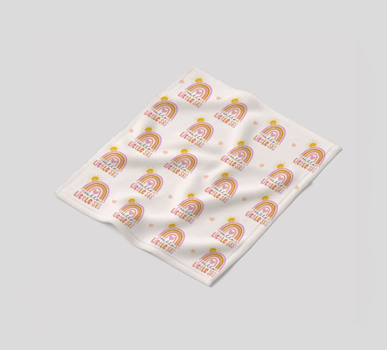 Ciao sorellina. Arcobaleno, sole e cuore coperta in pile da CalliLetters
