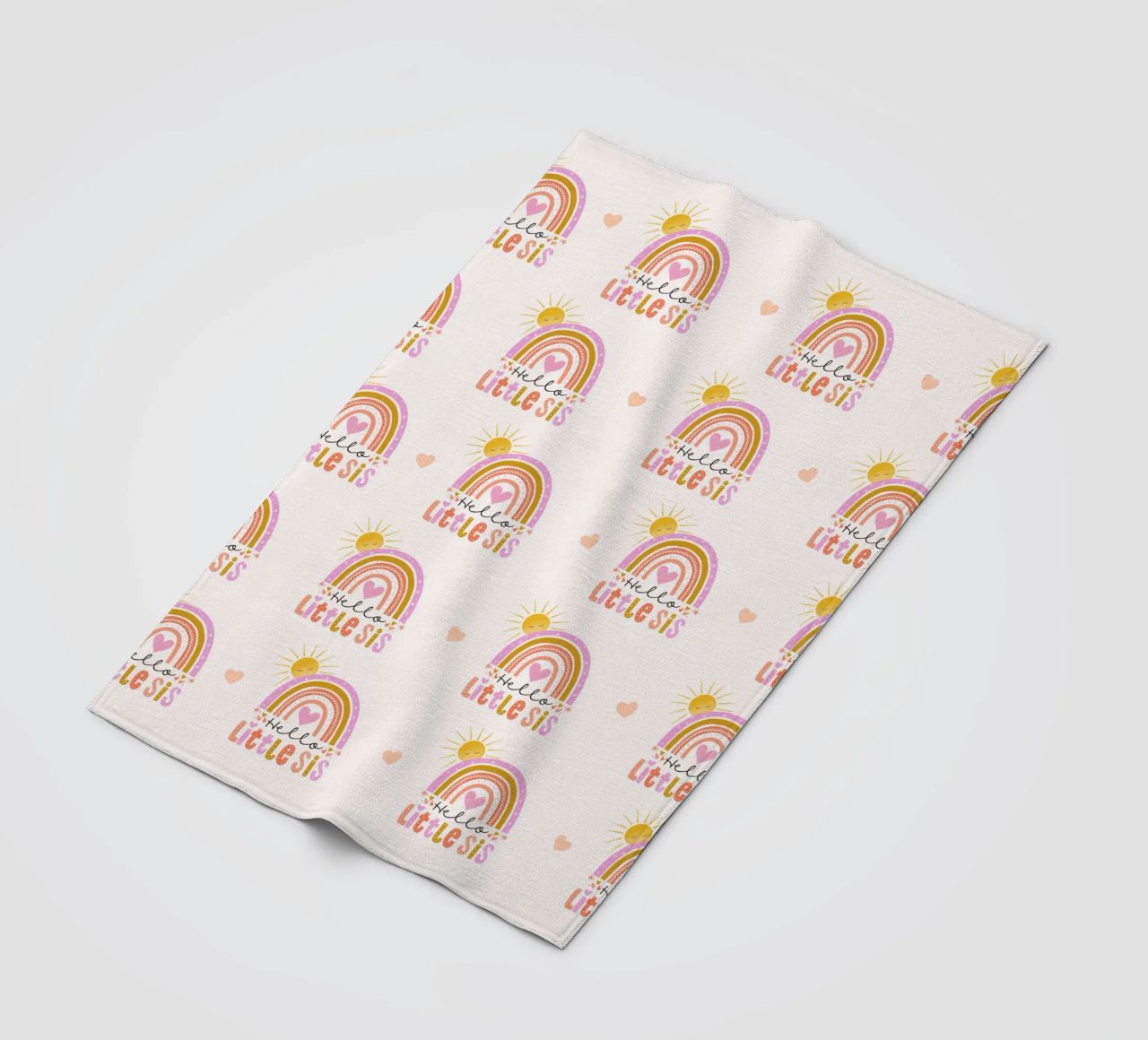 Ciao sorellina. Arcobaleno, sole e cuore coperta in pile da CalliLetters