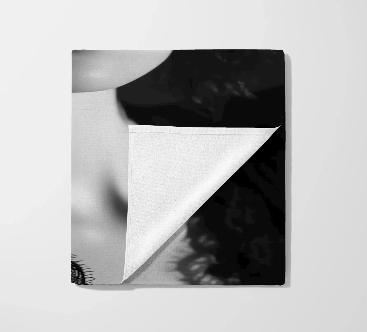 Desiderio nero telo mare da Visiophia