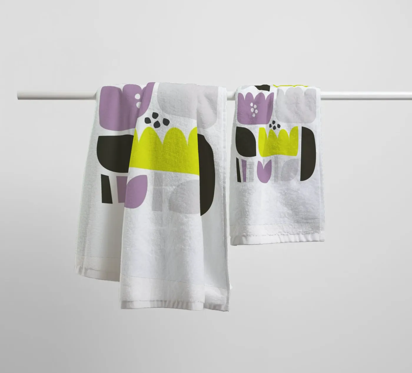 Flower Fields badhanddoek van A Nordic Girl