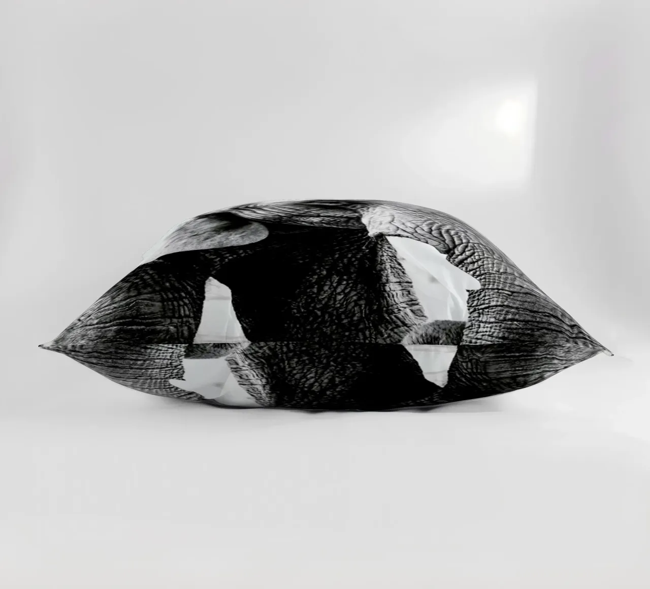Elephant Trunk cuscino da Babett Schultze