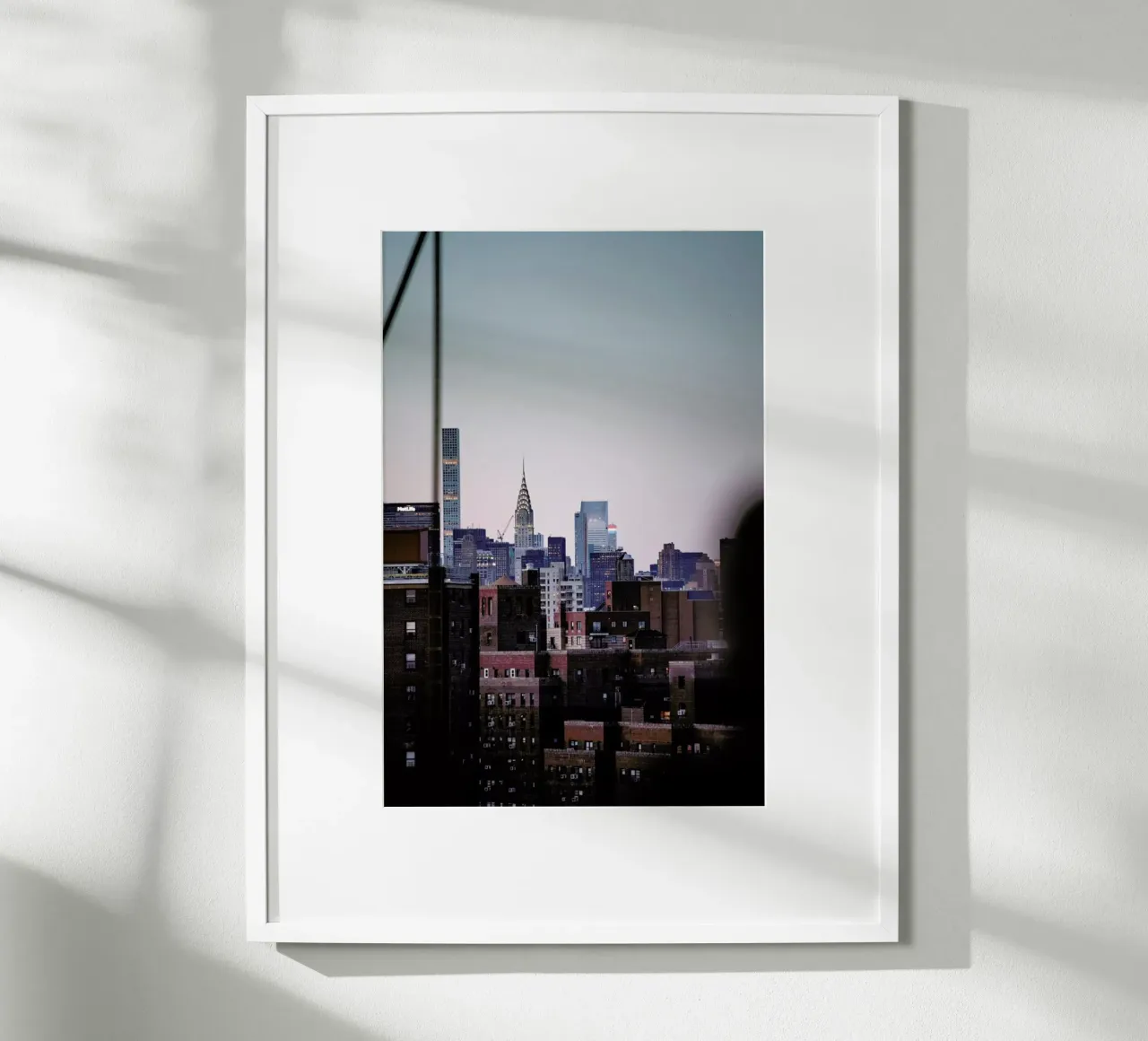 Manhattanites III poster con telaio in legno da Cordula Schaefer