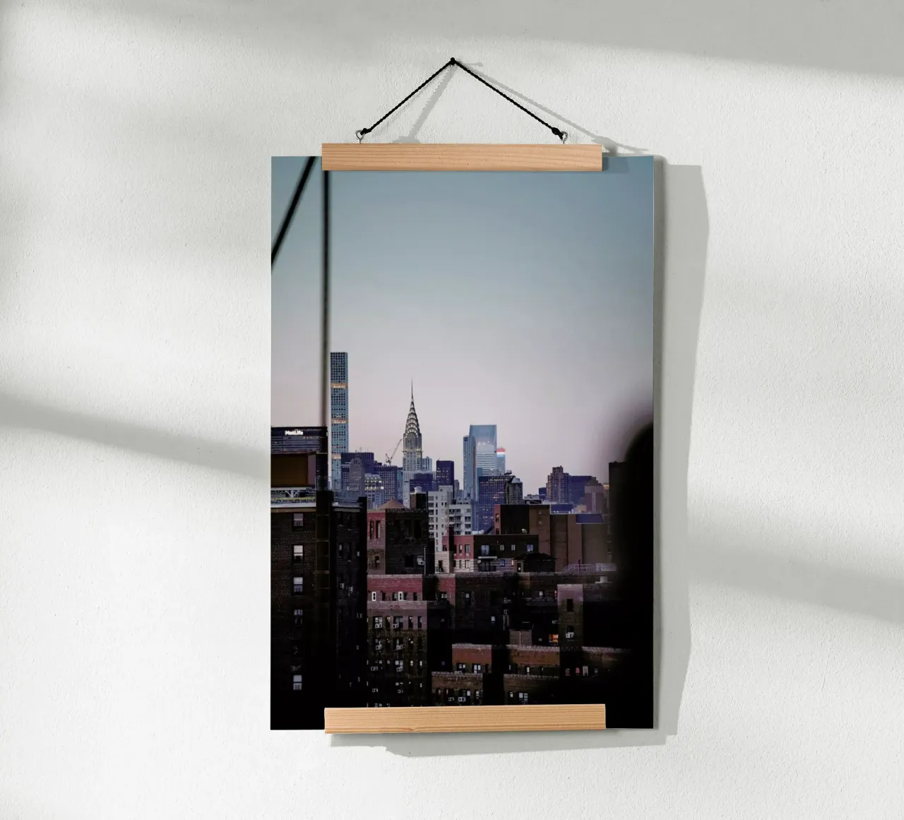 Manhattanites III poster con telaio in legno da Cordula Schaefer