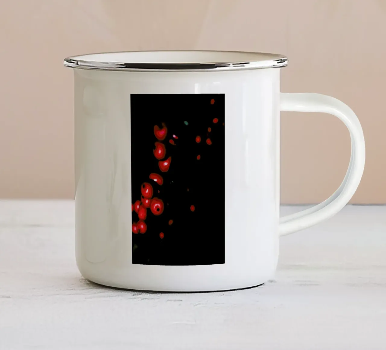 Dark Berries tazza in smalto da Babett Schultze