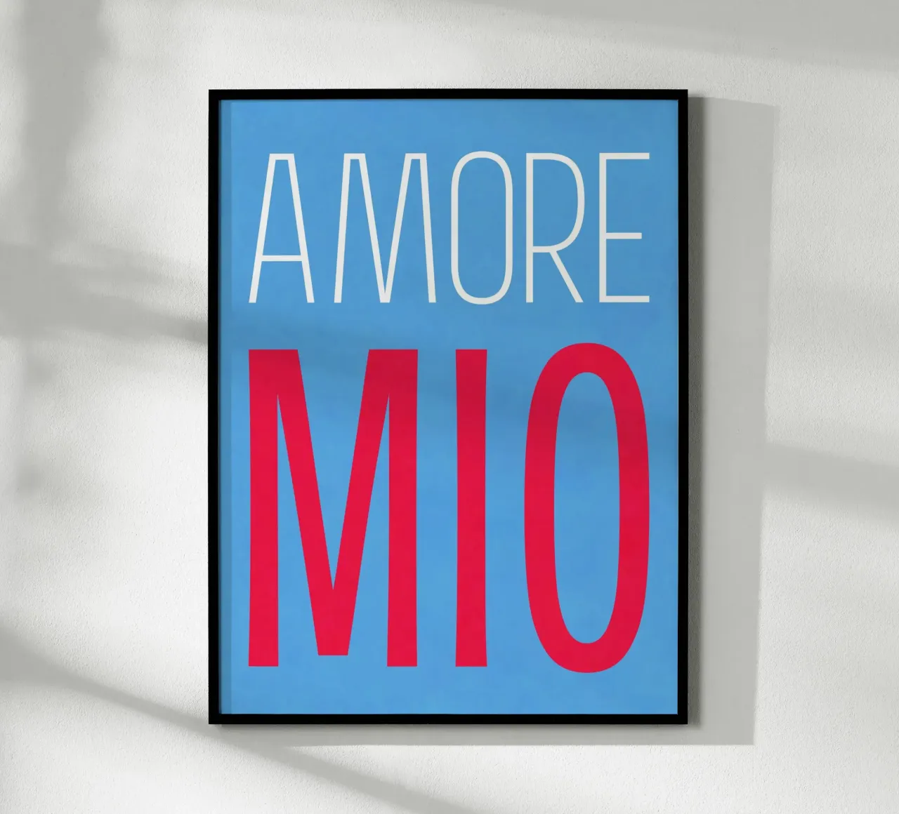 Amore Mio, blu pop estivo poster con telaio in legno da Carinaprint