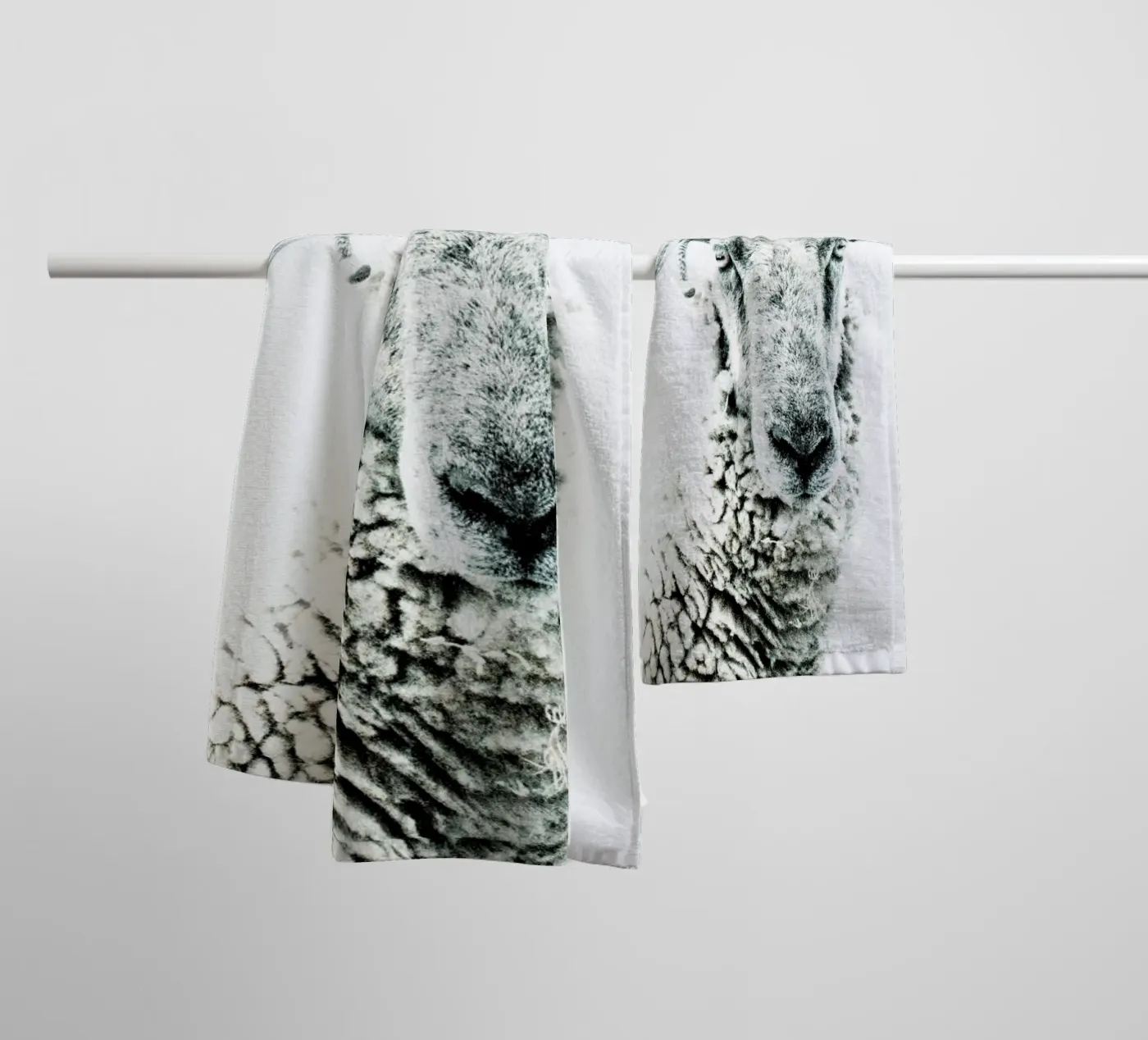 Sheep Handtuch von Victoria Frost