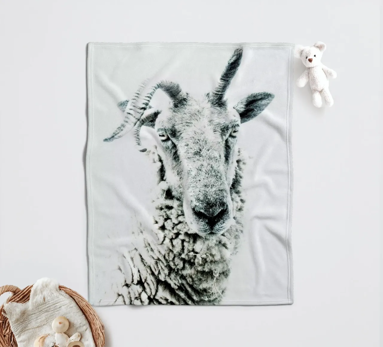 Pecora coperta in pile da Victoria Frost