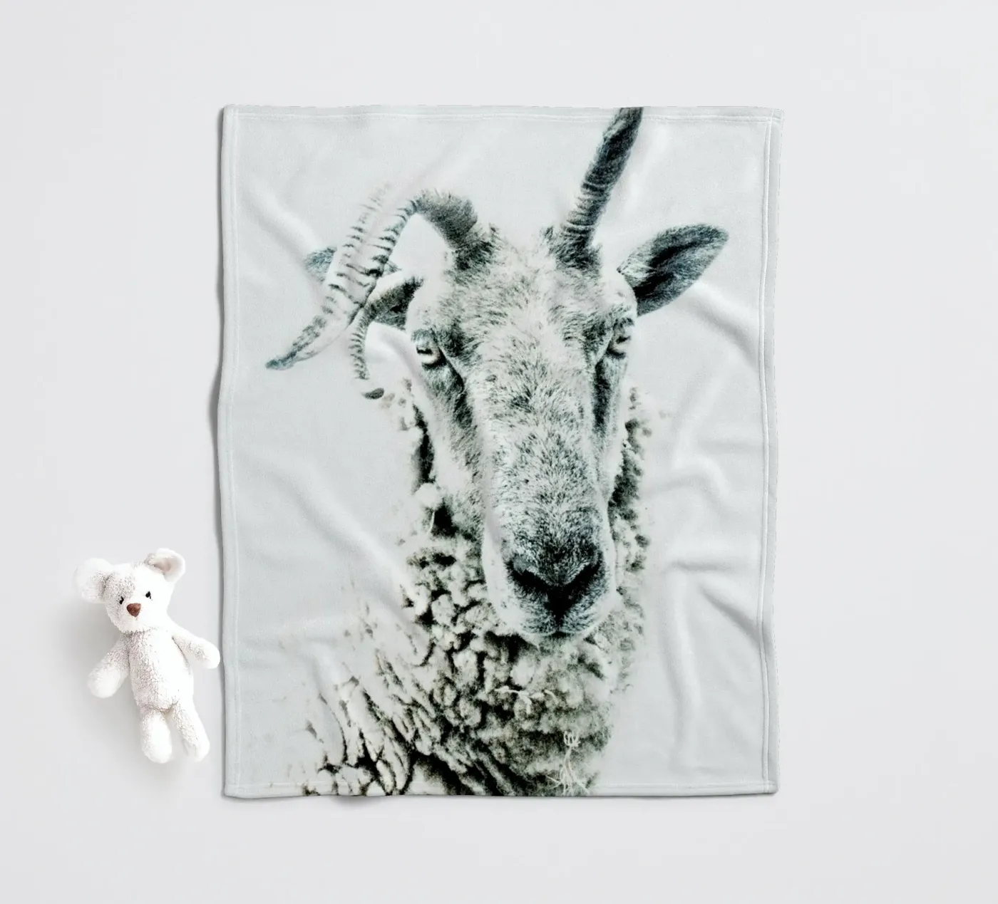 Sheep coperta in pile da Victoria Frost