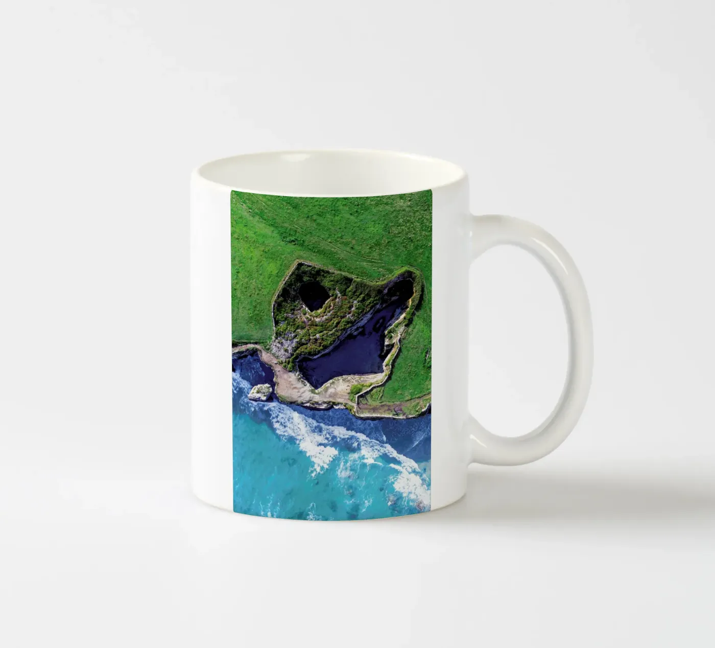 Catedrales ceramic mug by ROBERTO H