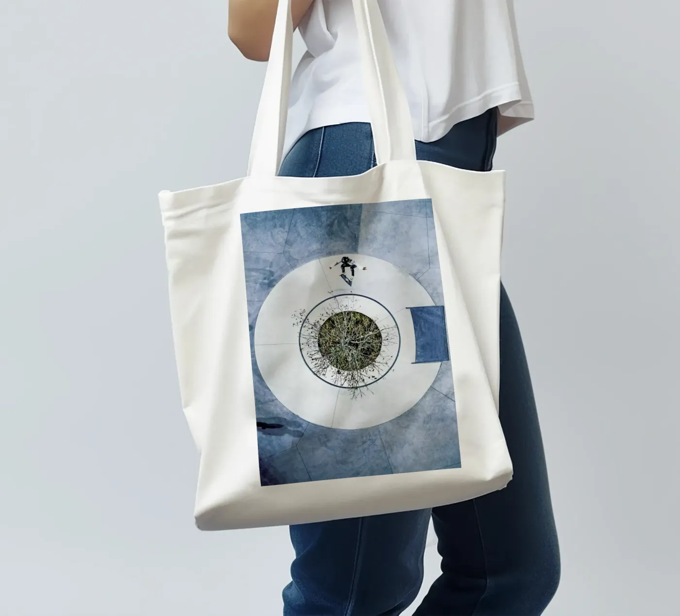 Gravity tote bag by ROBERTO H