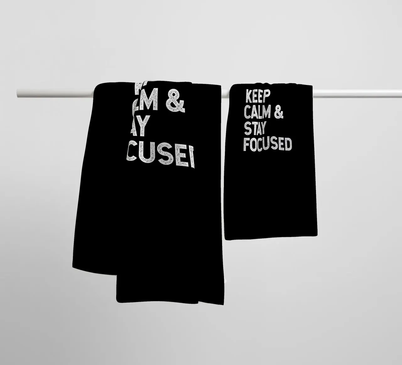 Keep calm and stay focused asciugamano da bagno da happieeagle