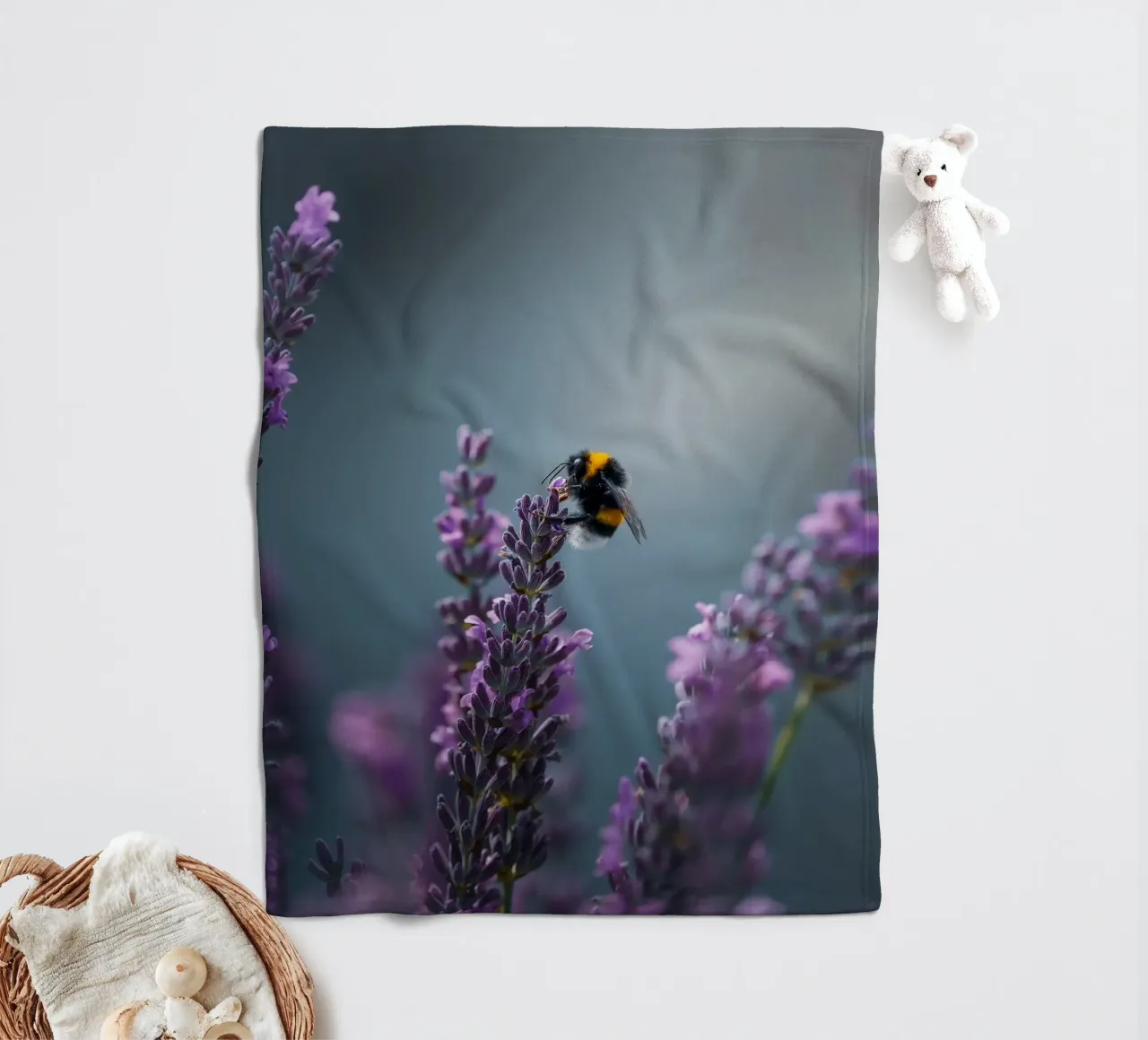 Bumblebee Fleecedecke von Tom's Wildlife