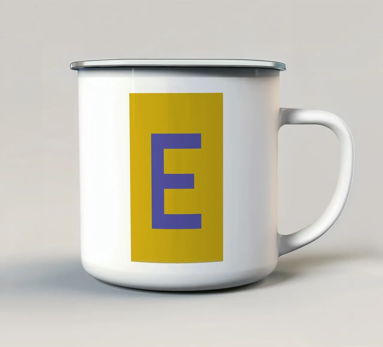 Yellow Letter E tazza in smalto da Studio One