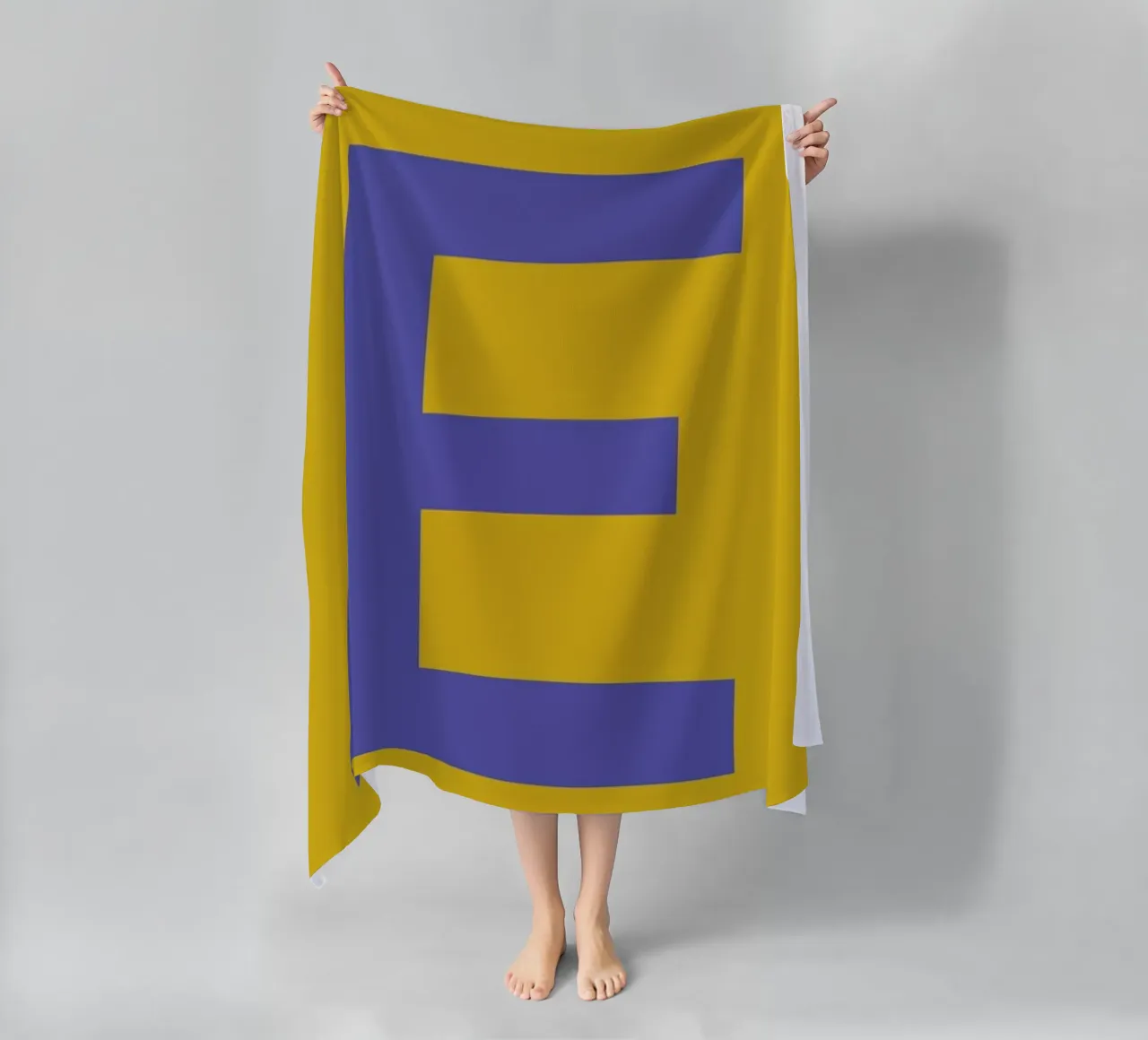 Yellow Letter E telo mare da Studio One