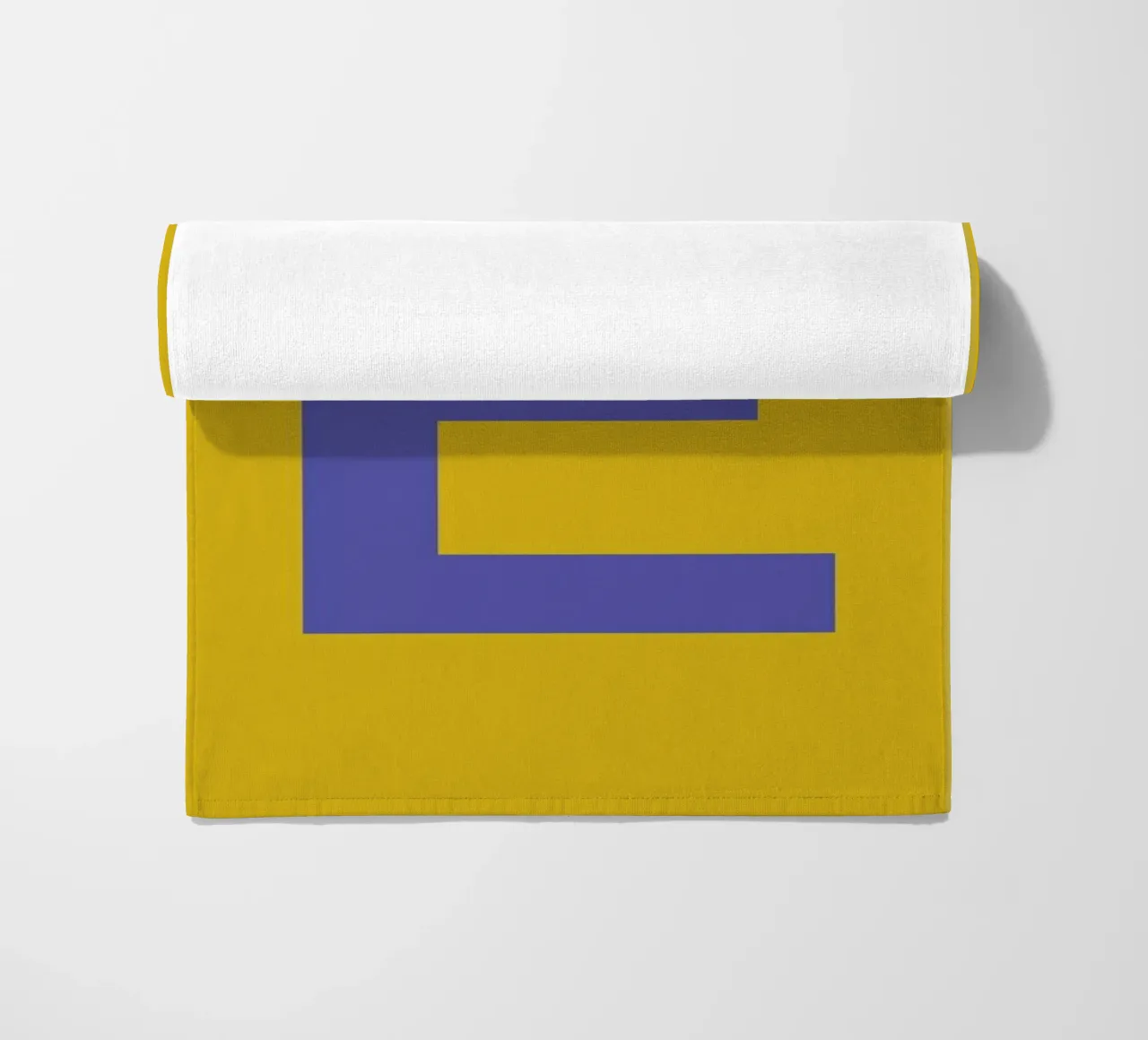 Yellow Letter E telo mare da Studio One