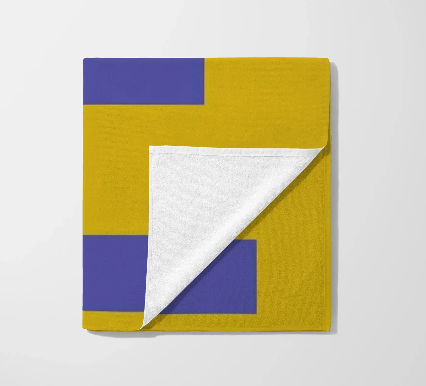 Yellow Letter E telo mare da Studio One