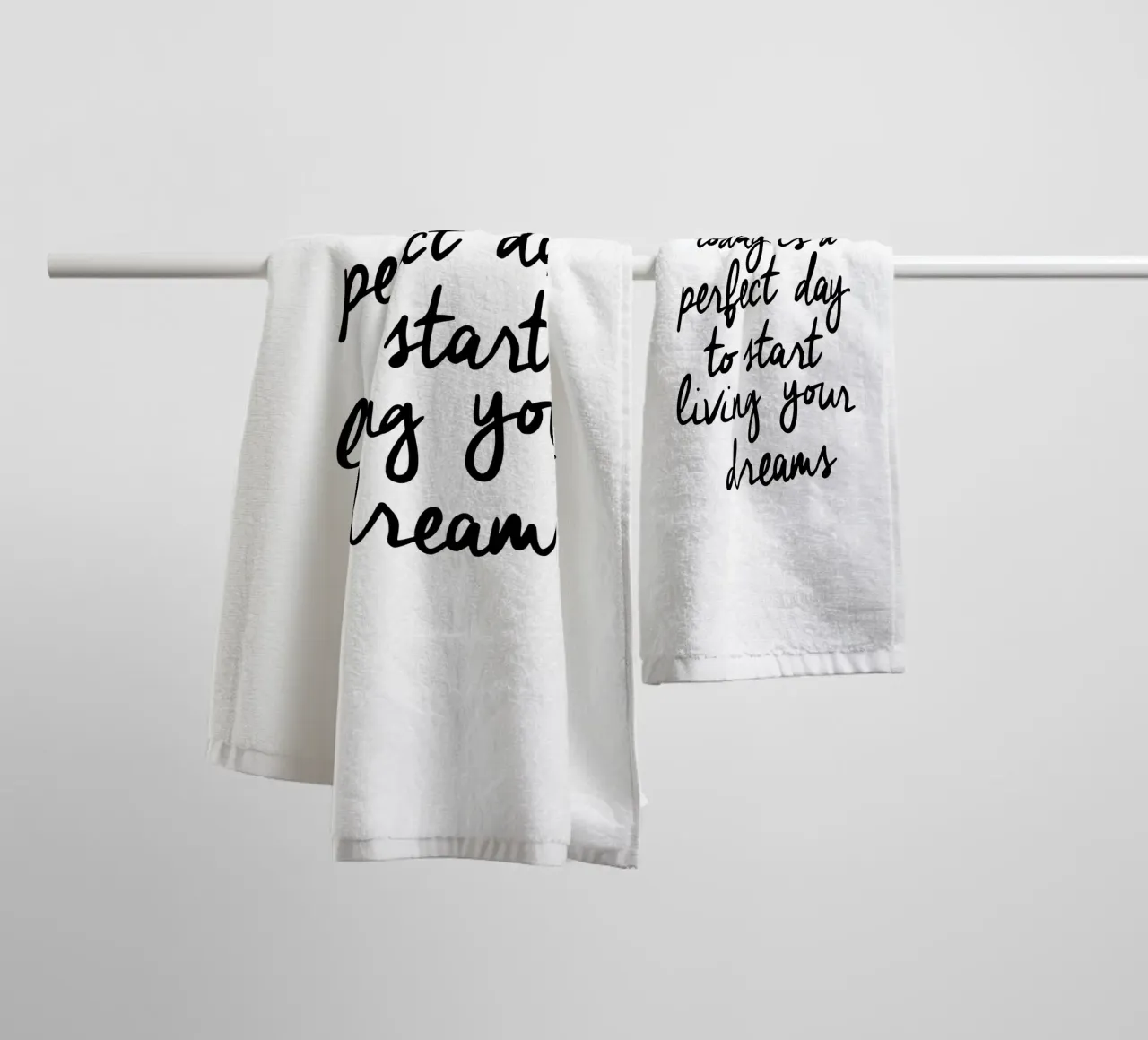 Oggi è un giorno perfetto per iniziare a vivere i propri sogni asciugamano da bagno da THE MOTIVATED TYPE