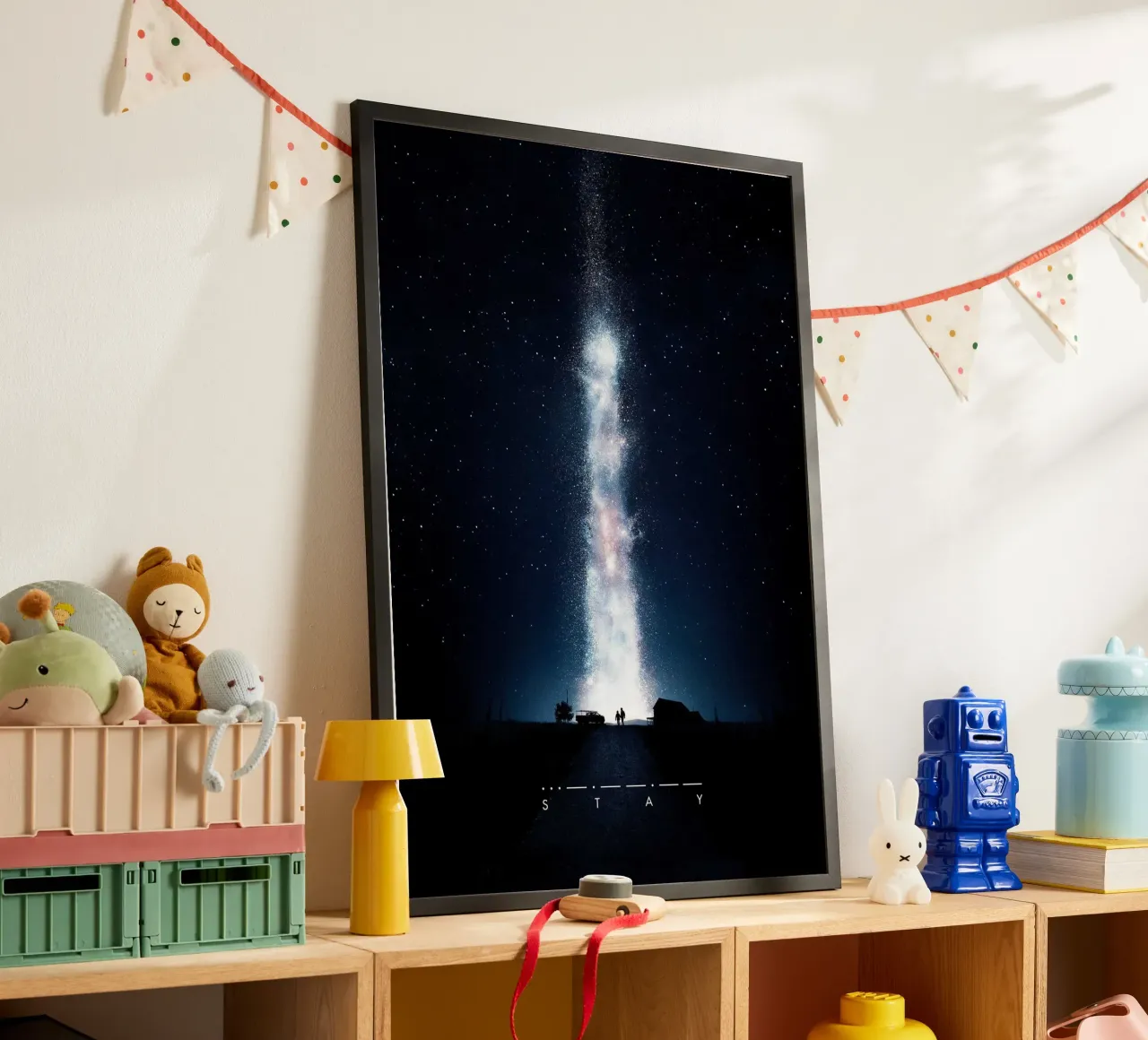 Interstellar Stay III poster con telaio in alluminio da nabakumov