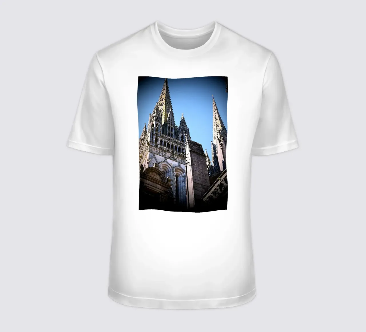 FAA259 QUIMPER, CATHEDRALE. t-shirt da Thierry vobmann photography