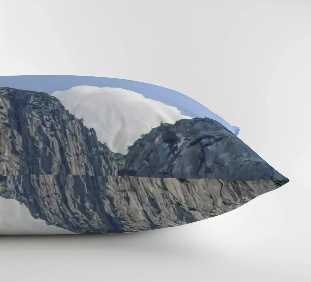 The White Cloud cuscino da Nur Mut