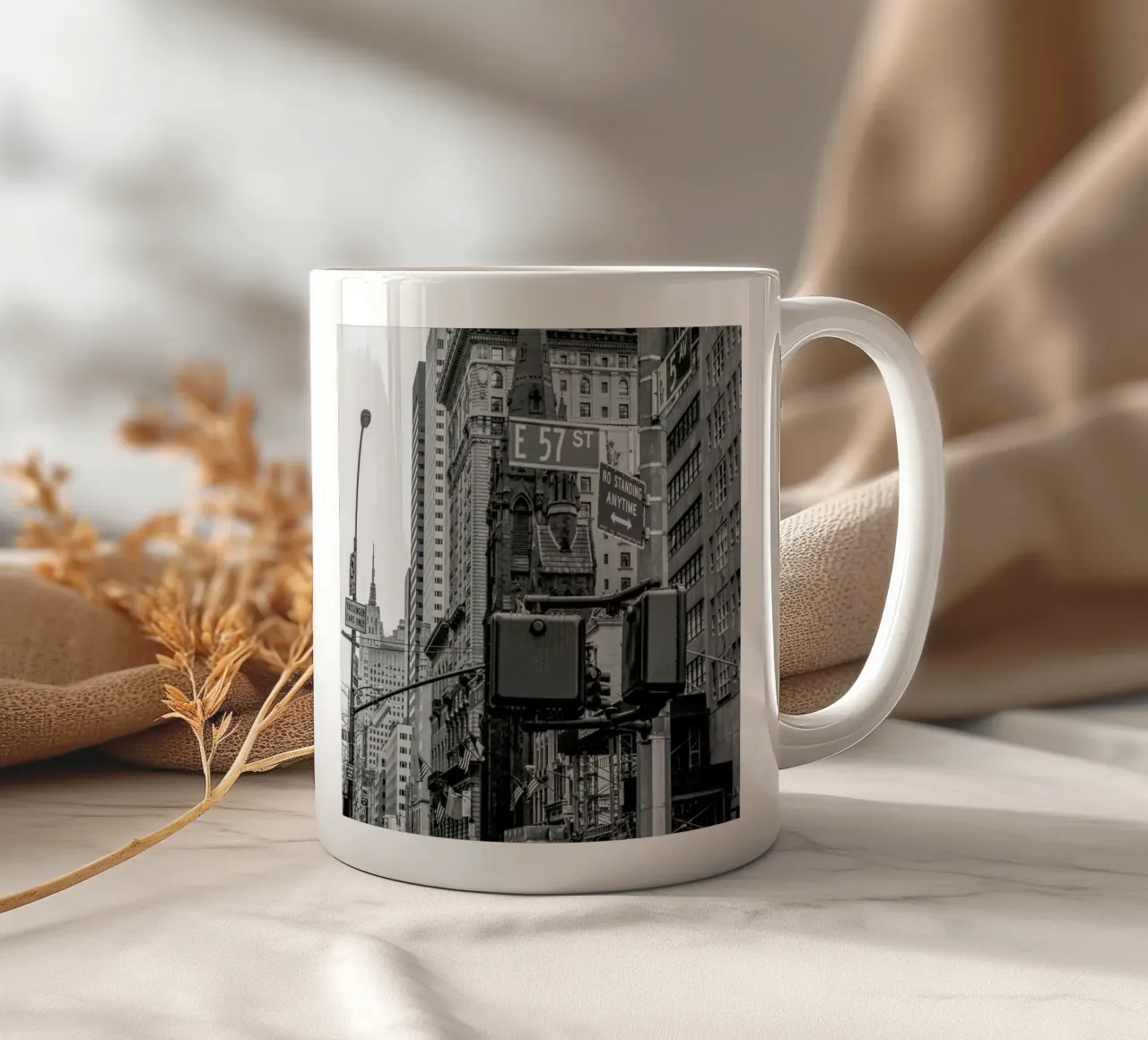 E 57th Street tazza in ceramica da JaySan Studio