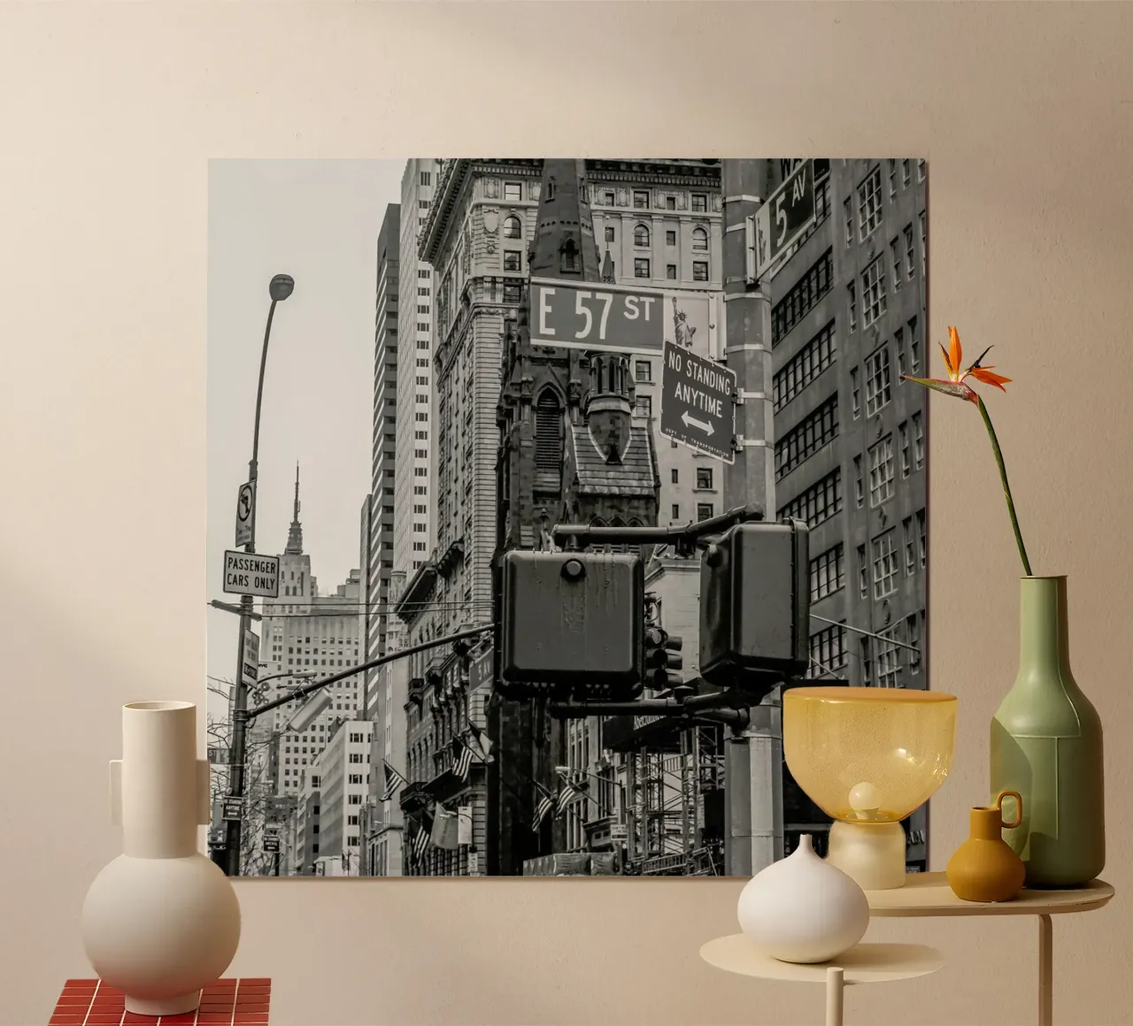 E 57th Street poster con telaio in legno da JaySan Studio