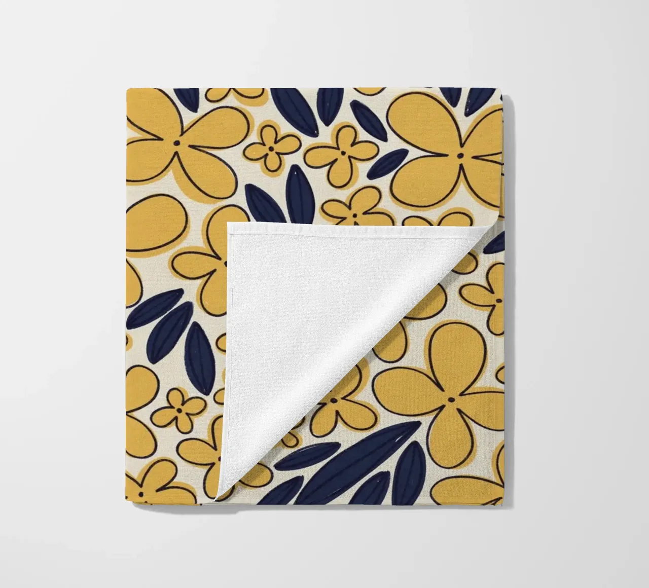 Motif de fleur à quatre feuilles / Jaune et bleu serviette de plage de Alisa Galitsyna