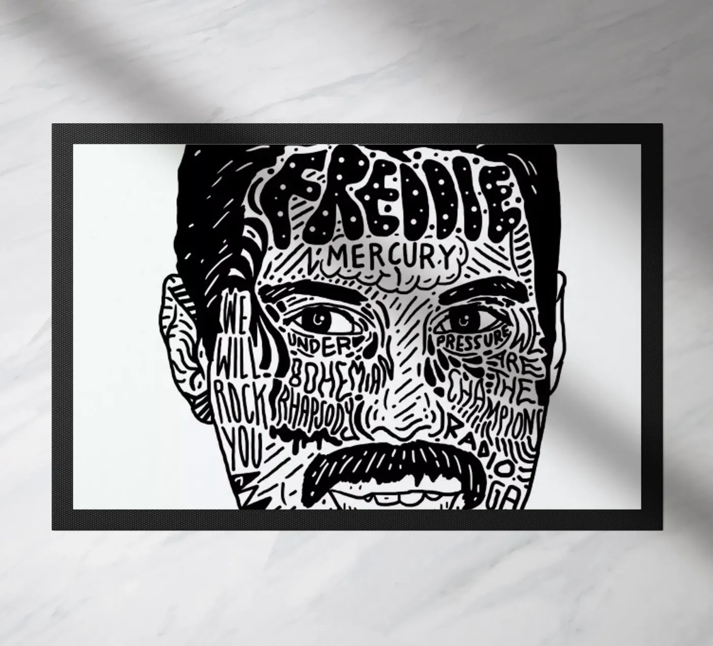 Freddie Fußmatte von Nick Cocozza