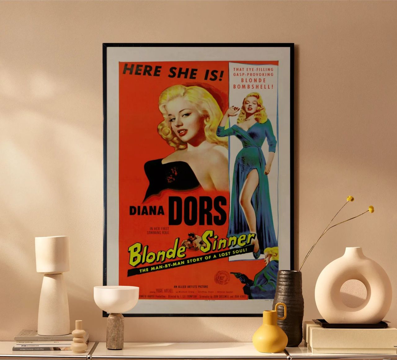 ‘Blonde Sinner’ Retro Movie Poster poster de Gallery Print and Art Limited