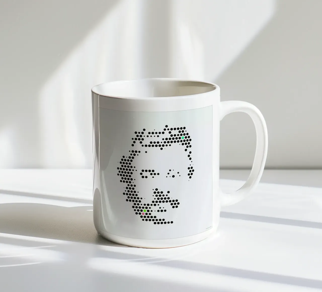 Friedrich Nietzsche in Dots tazza in ceramica da The Sound of Applause