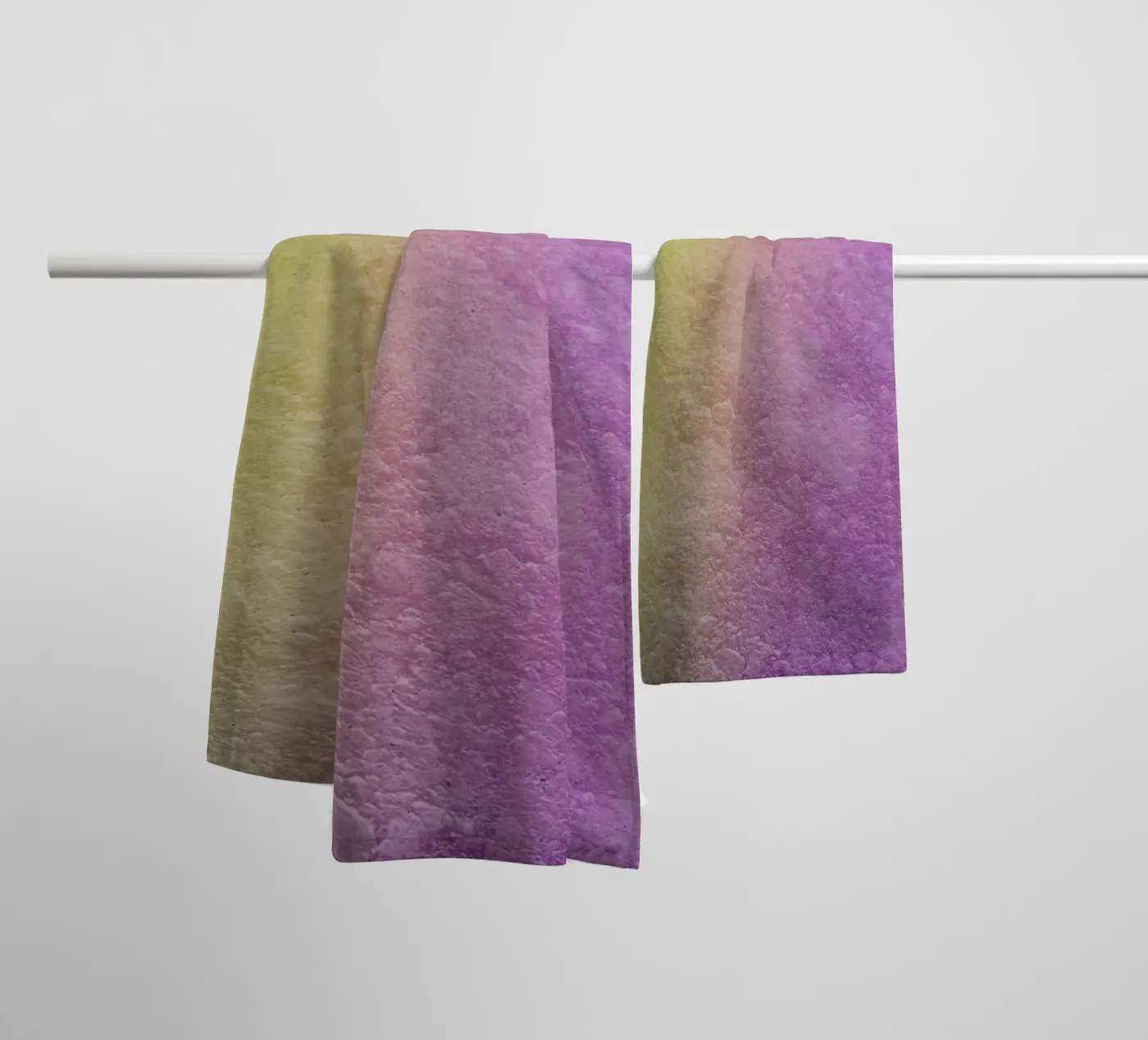 Juno towel by Elena Veronese