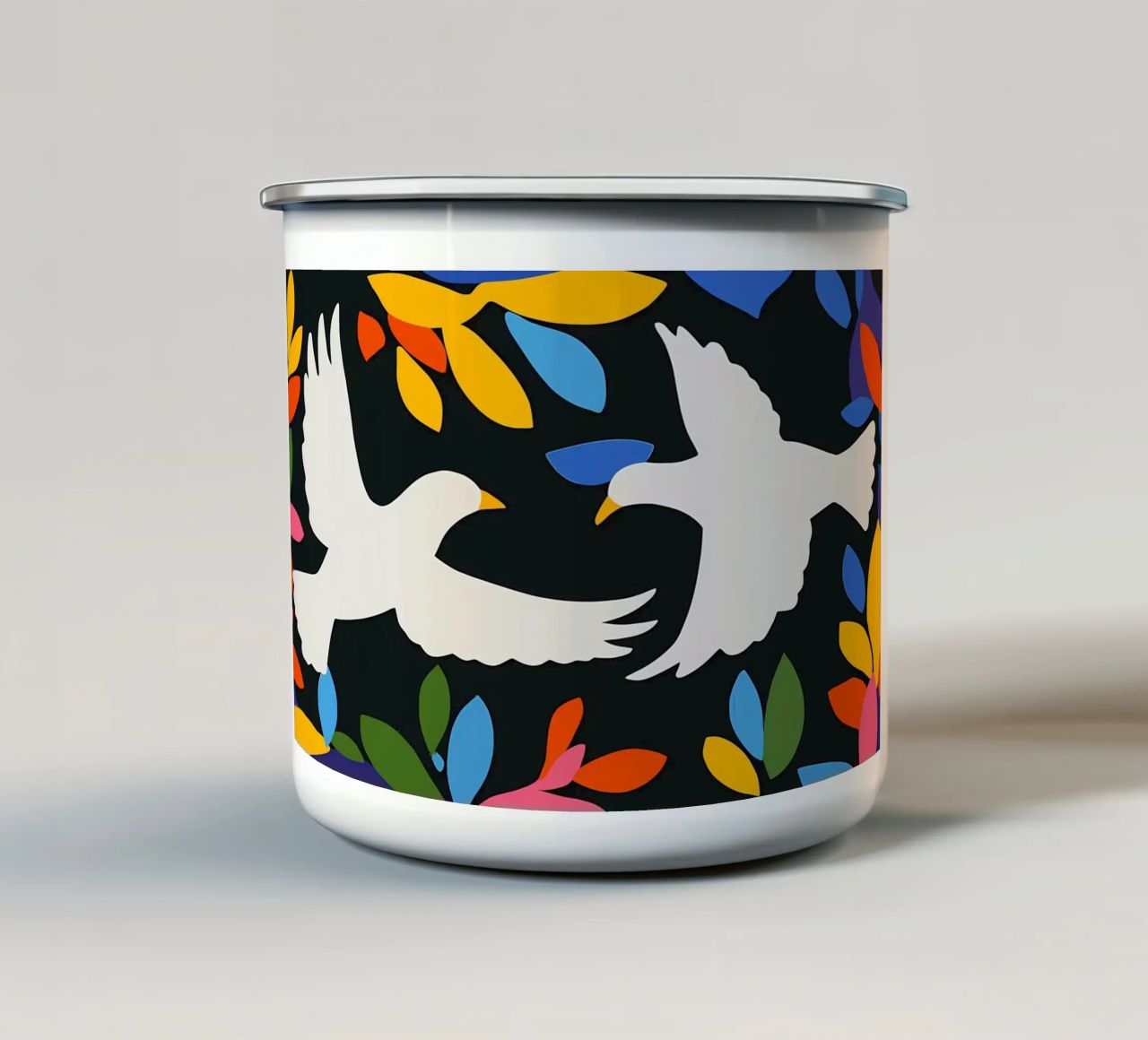 Minimal Zwei weiße Tauben im Flug Emaille Tasse von Karraker