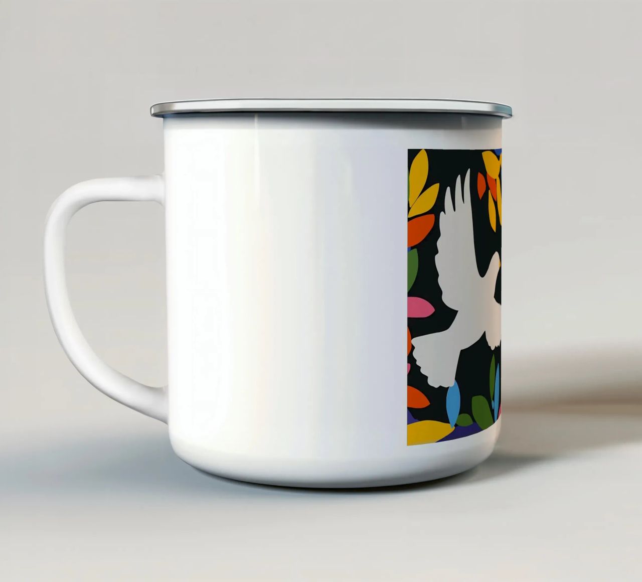 Minimal Zwei weiße Tauben im Flug Emaille Tasse von Karraker