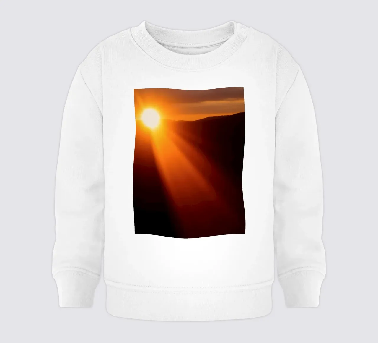 Splendida alba che proietta una luce calda sulle colline felpa neonato da DesignDoodle