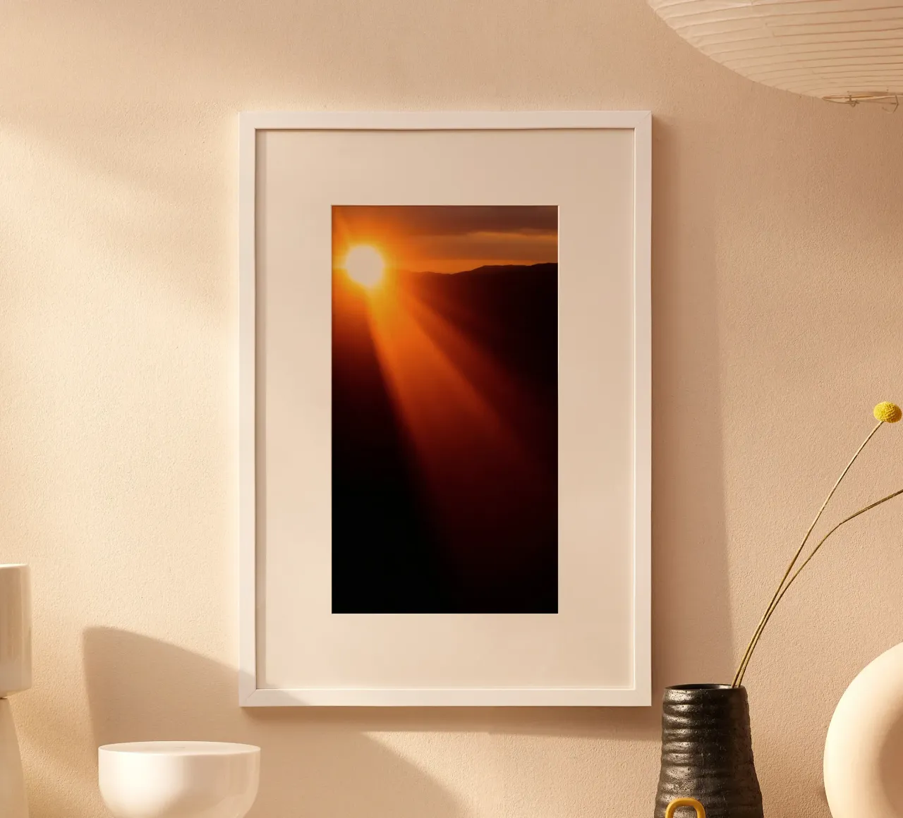 Splendida alba che proietta una luce calda sulle colline carta hahnemühle da DesignDoodle