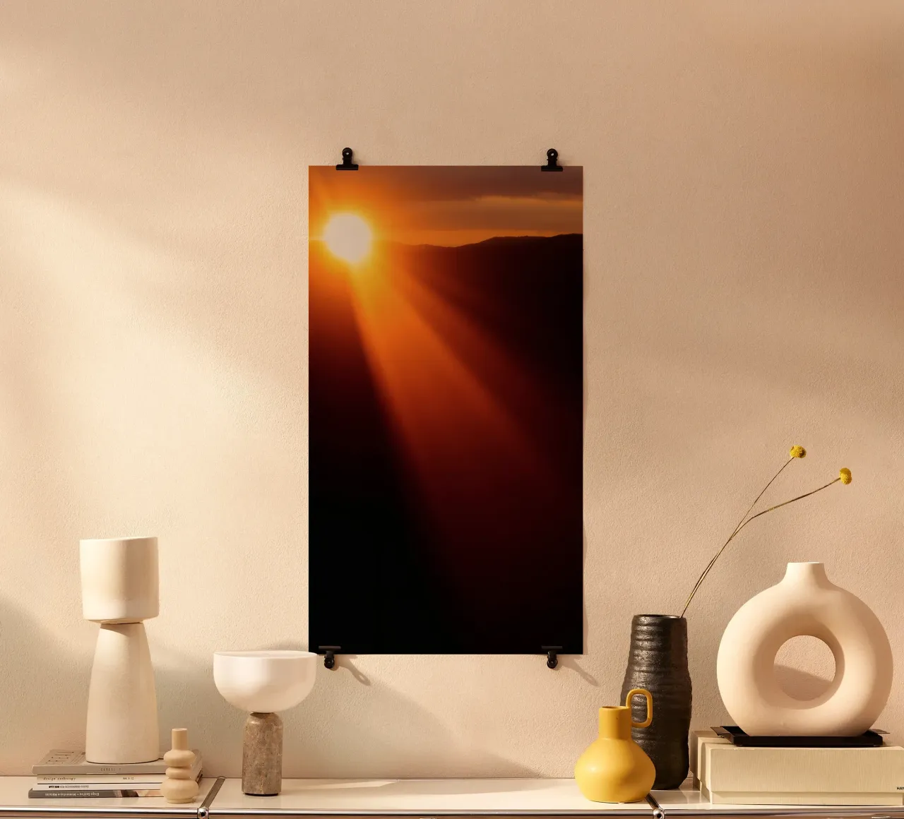 Splendida alba che proietta una luce calda sulle colline carta hahnemühle da DesignDoodle