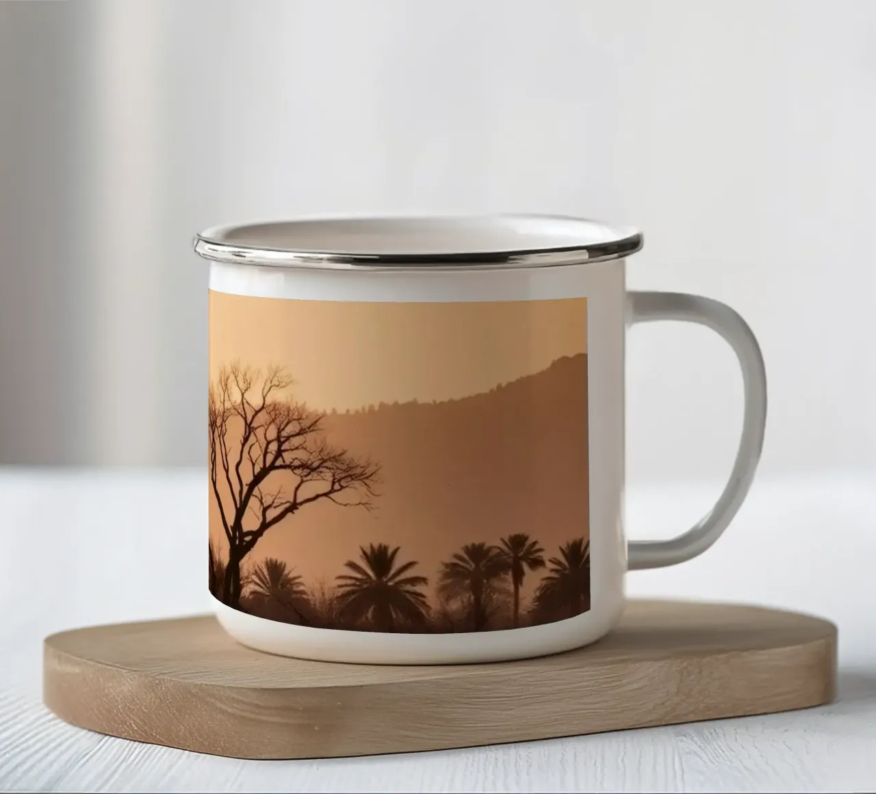 Paesaggio sereno al tramonto con un albero solitario tazza in smalto da DesignDoodle