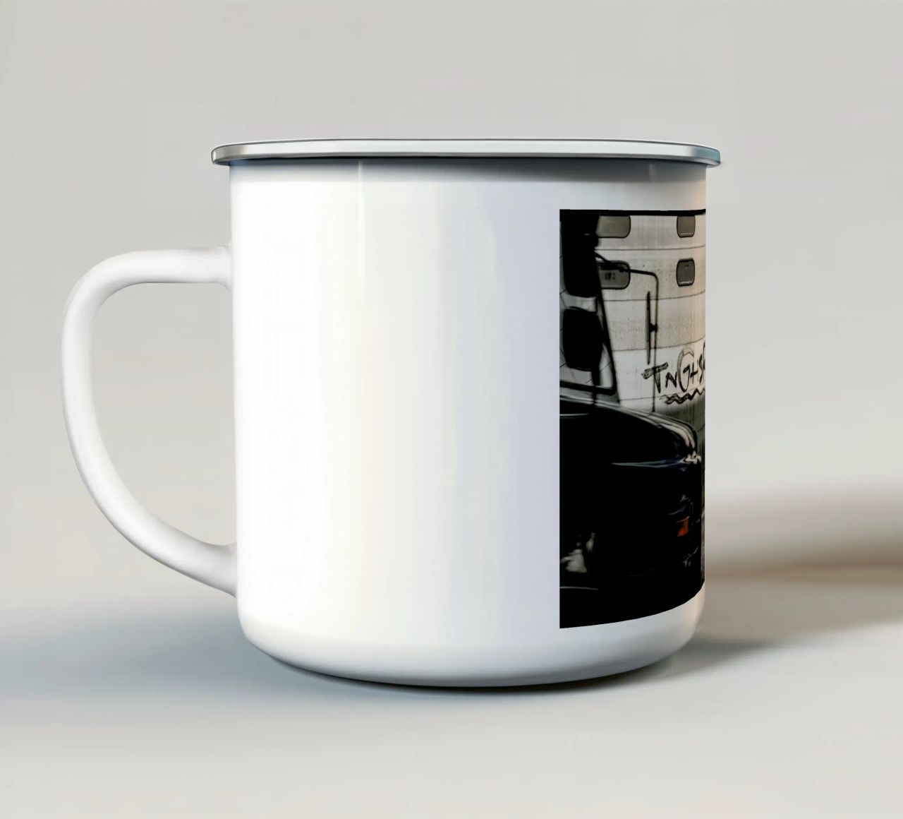PB2017139 tazza in smalto da Dustin Janko