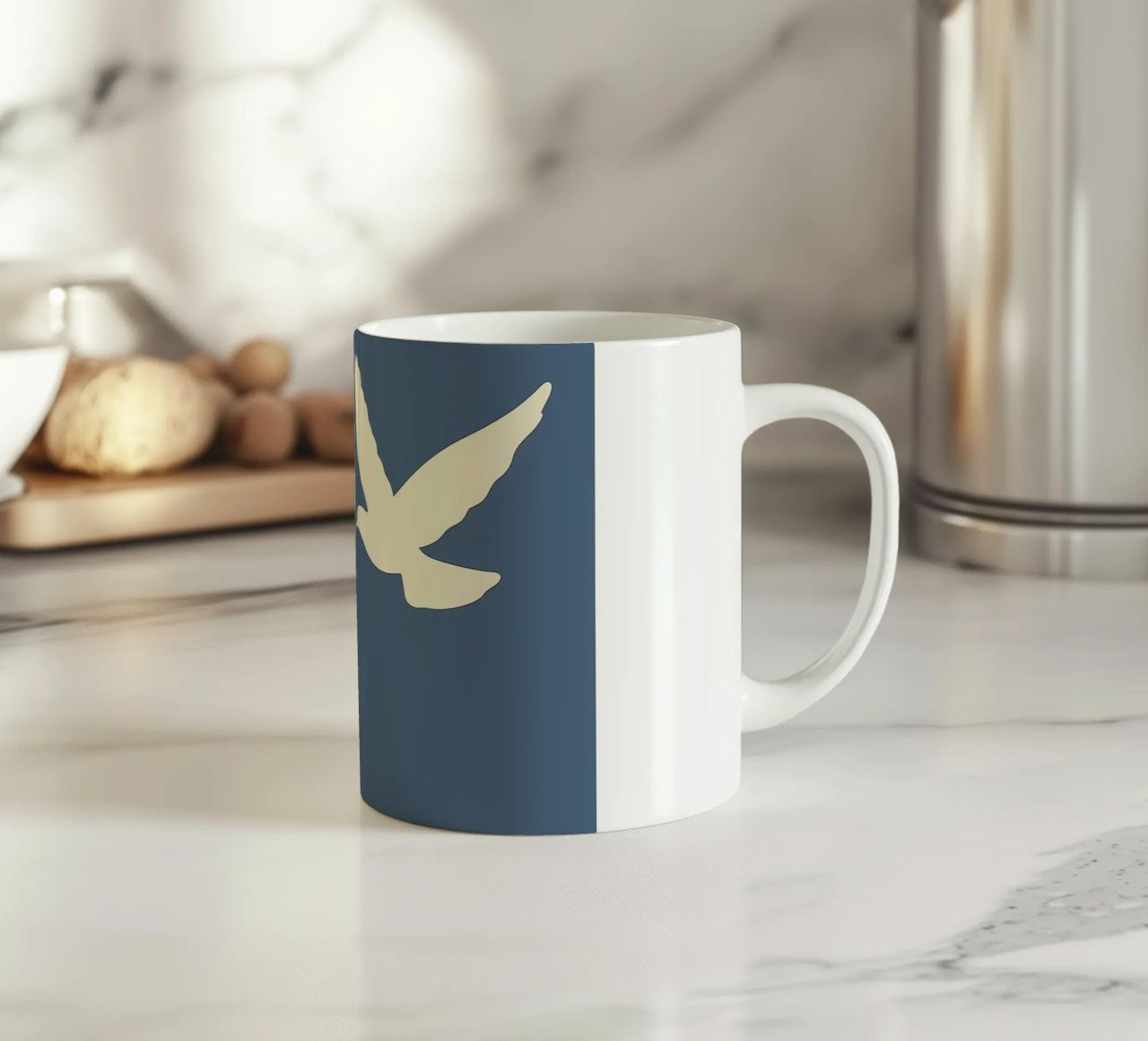 Minimal Due colombe bianche in volo tazza in ceramica da Karraker