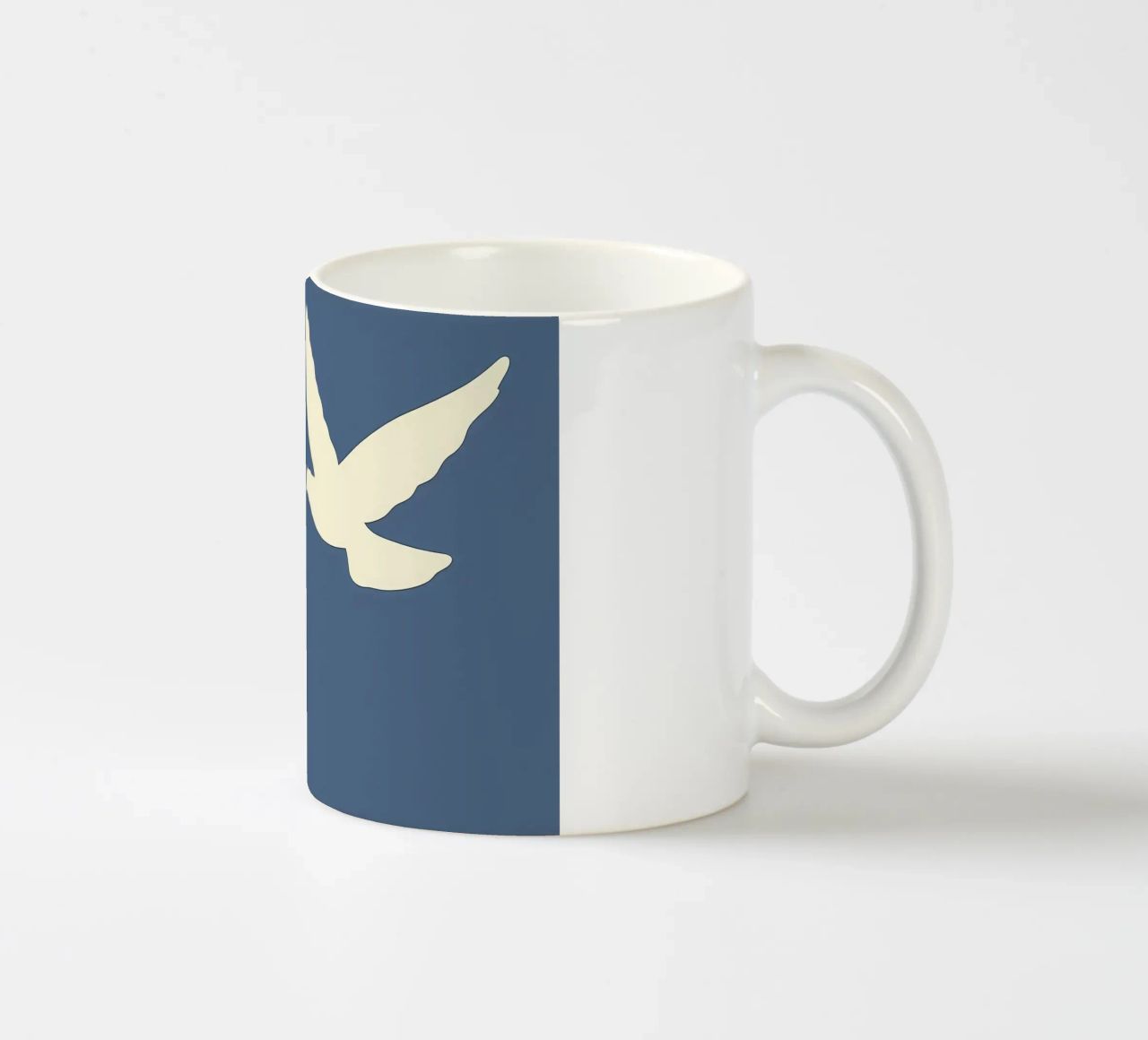 Minimal Due colombe bianche in volo tazza in ceramica da Karraker