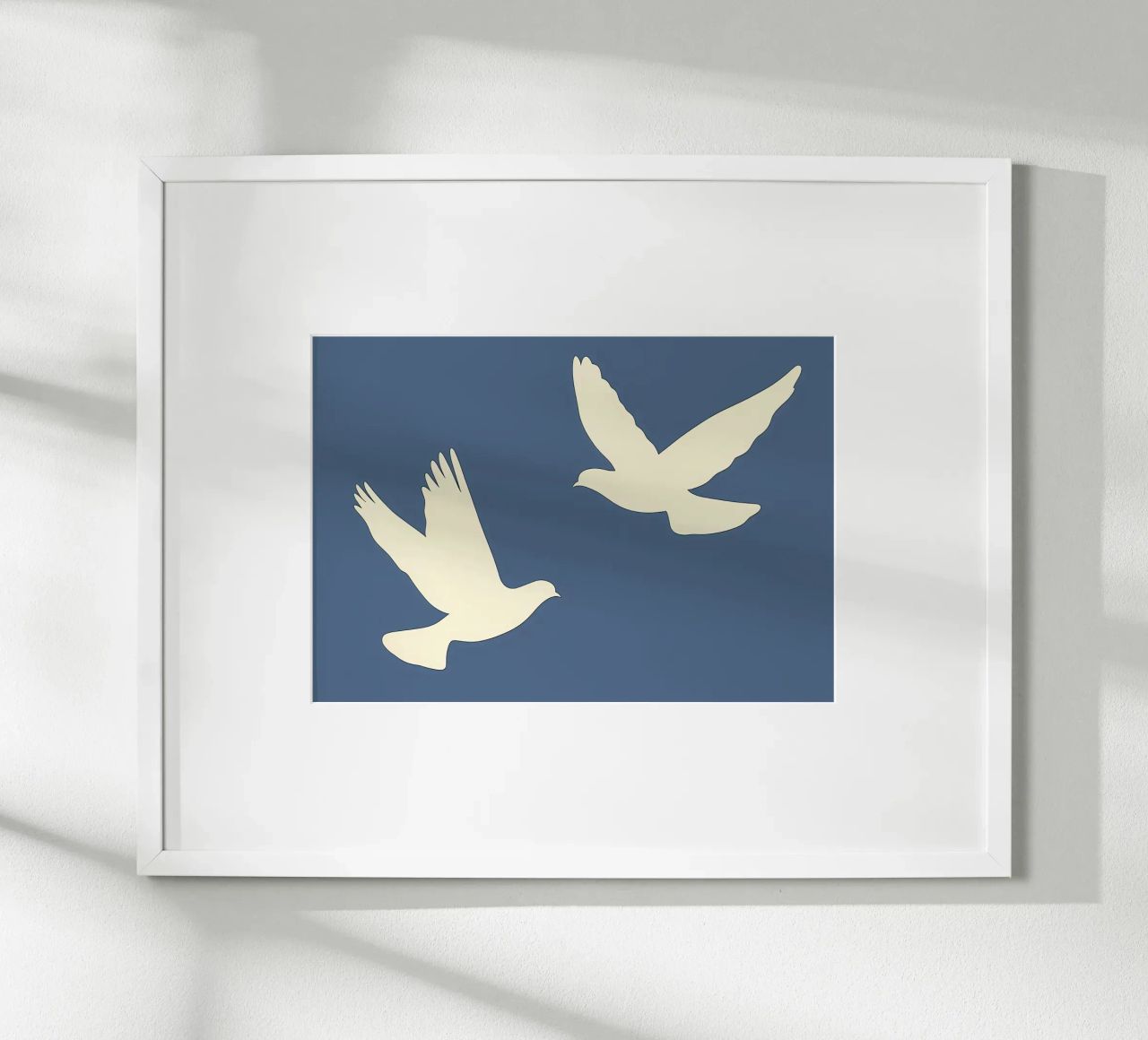 Minimal Zwei weiße Tauben im Flug Poster von Karraker