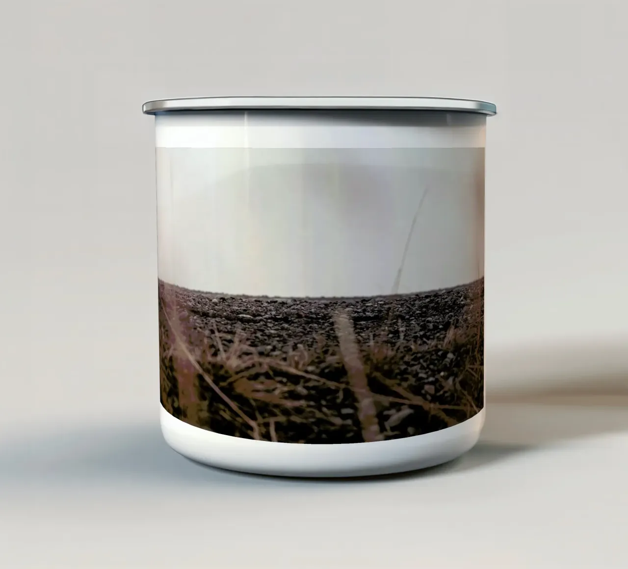 Hiding ground tazza in smalto da Nur Mut